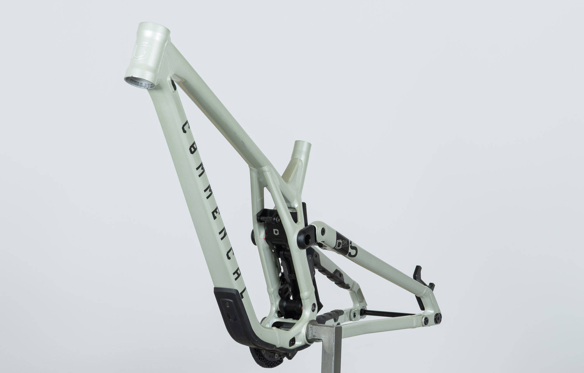 FRAME COMMENCAL SUPREME DH V5 CLEAR SILVER - L (23251703) image large number 4