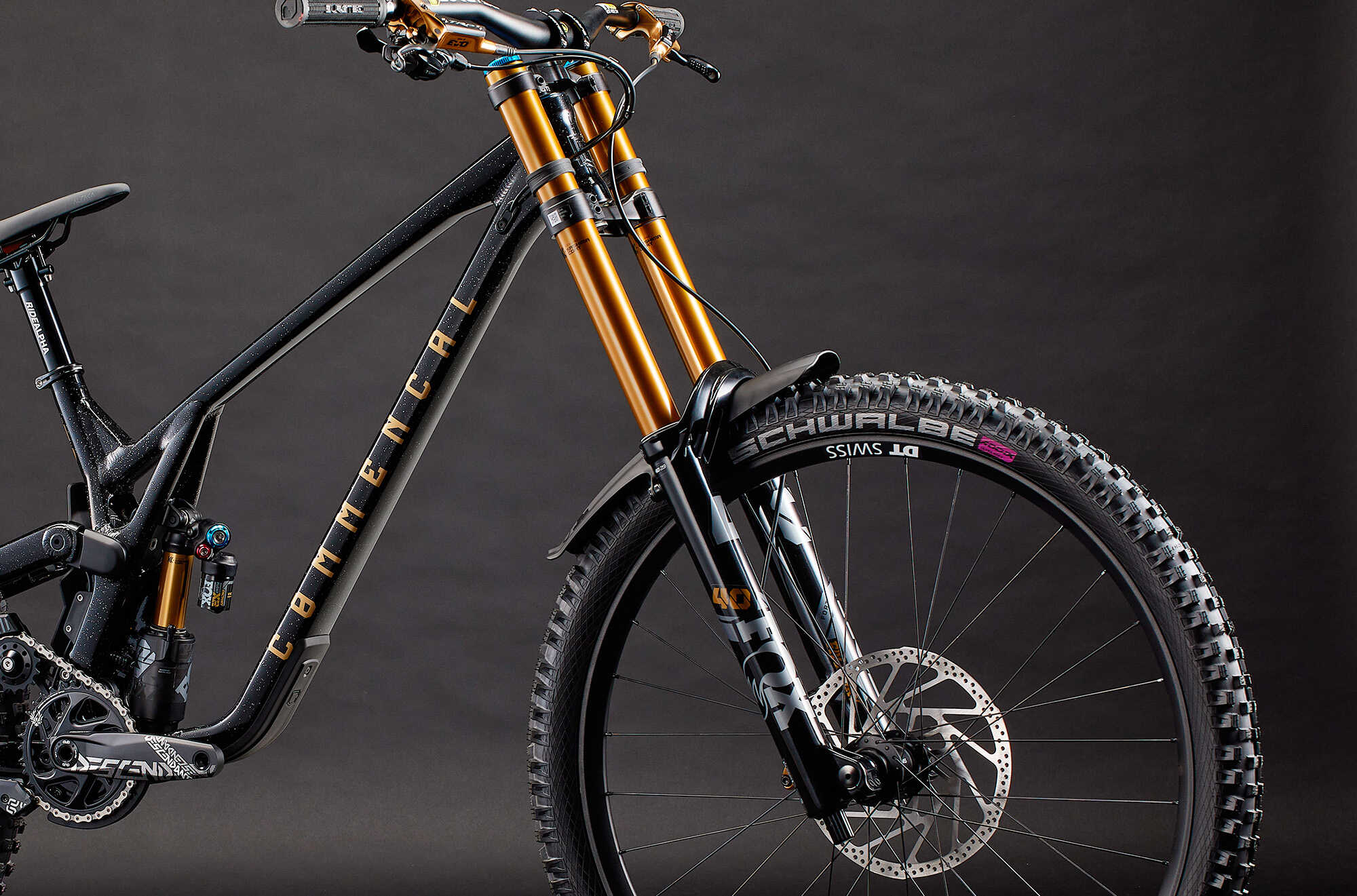 COMMENCAL SUPREME DH V5 SIGNATURE LTD GLITTERY BLACK 2025 image large number 6