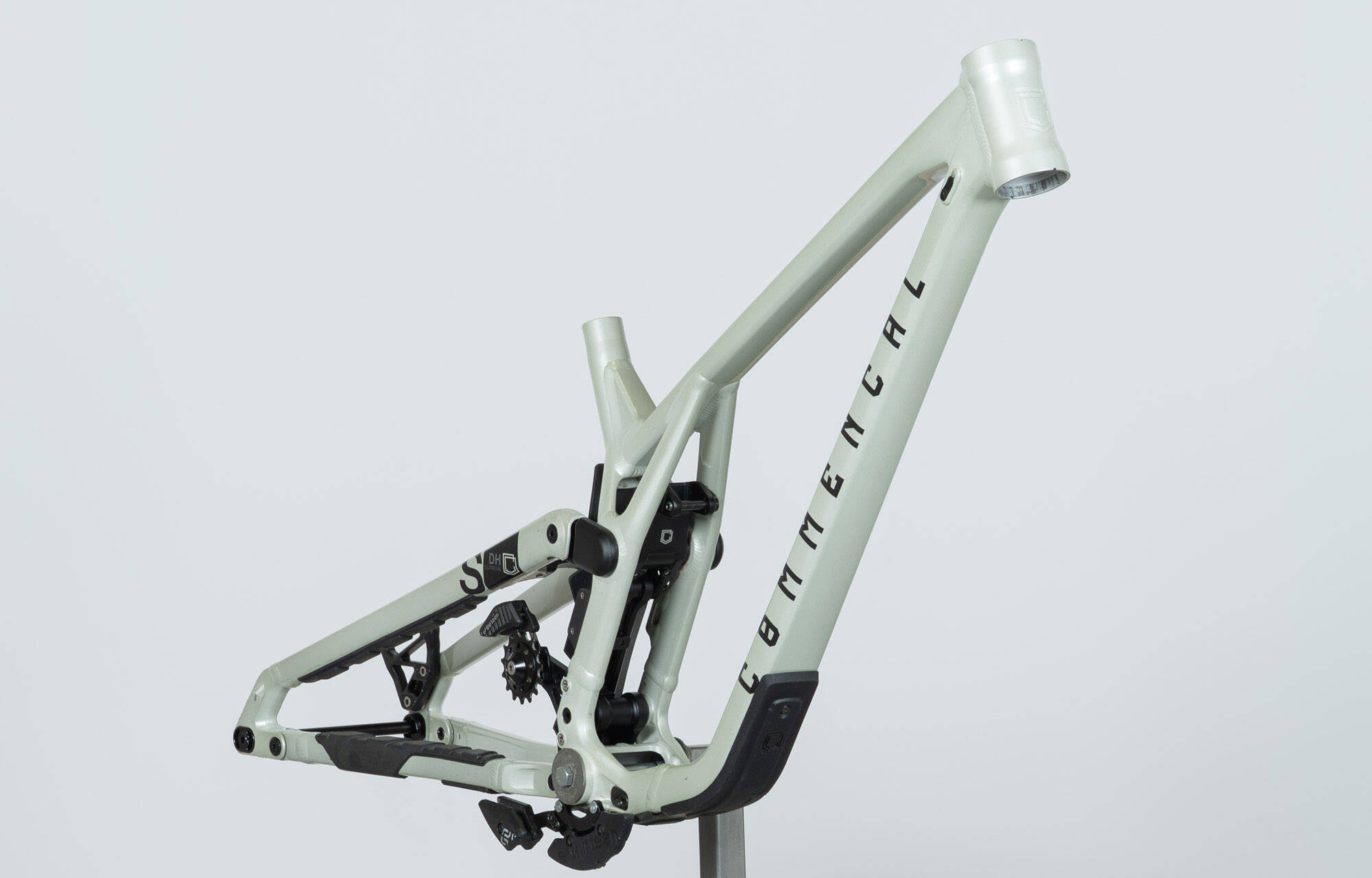 FRAME COMMENCAL SUPREME DH V5 CLEAR SILVER - L (23251703) image large number 2