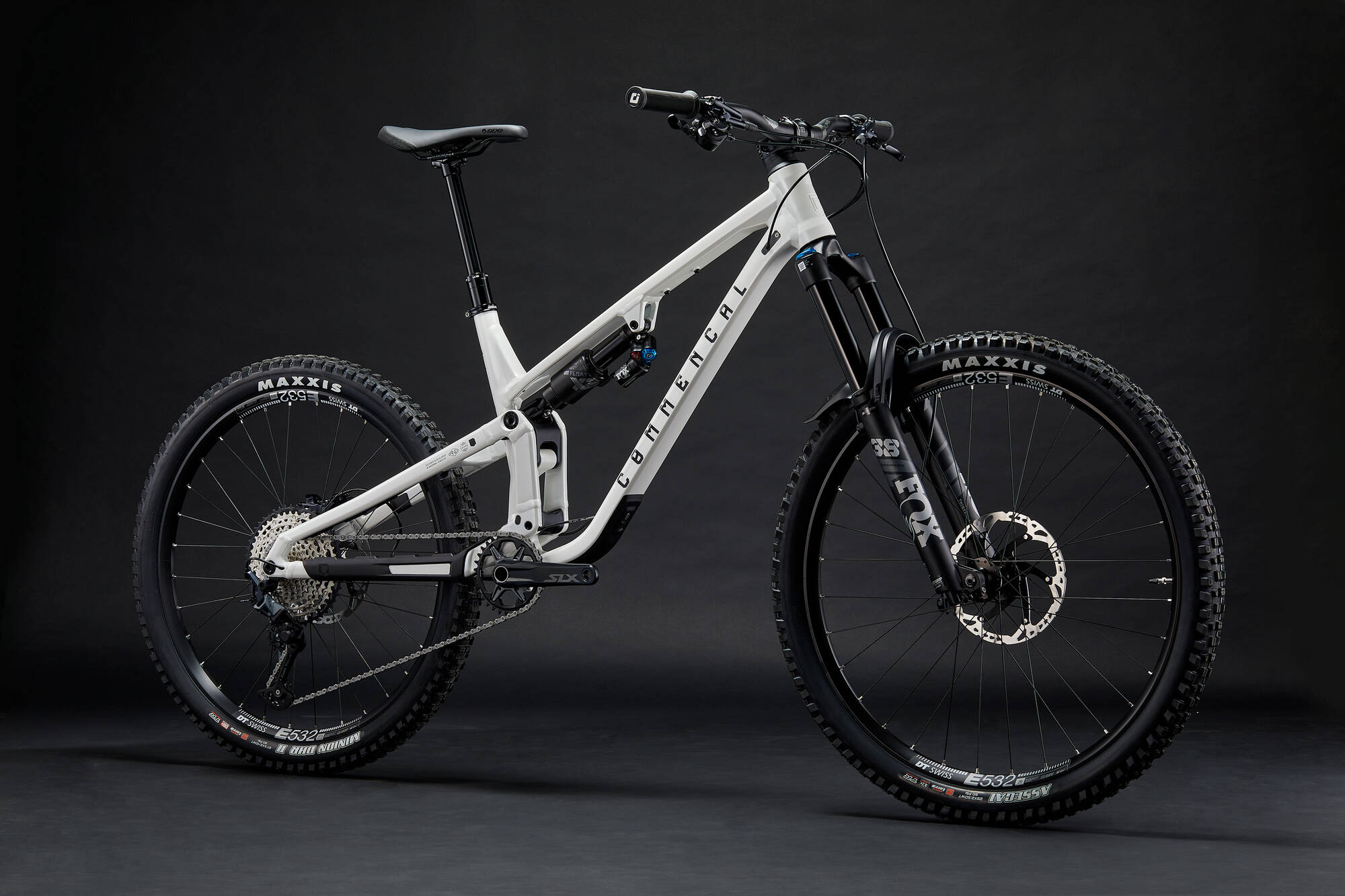 COMMENCAL META SX V5 ESSENTIAL CLEAR SILVER image large number 1