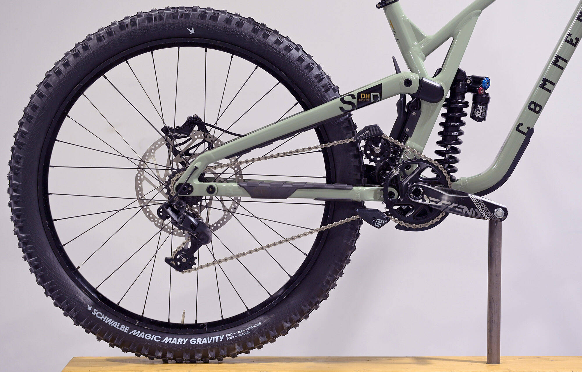 COMMENCAL SUPREME DH V5 ESSENTIAL HERITAGE GREEN - M (22150802) image large number 0