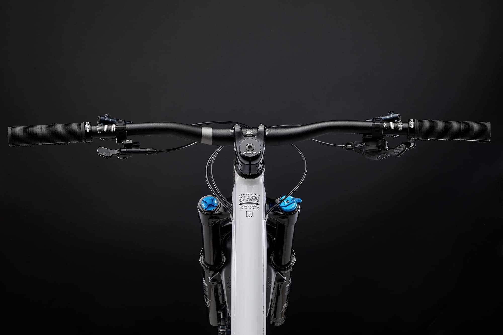COMMENCAL CLASH ESSENTIAL PURE WHITE 2026 image large number 3