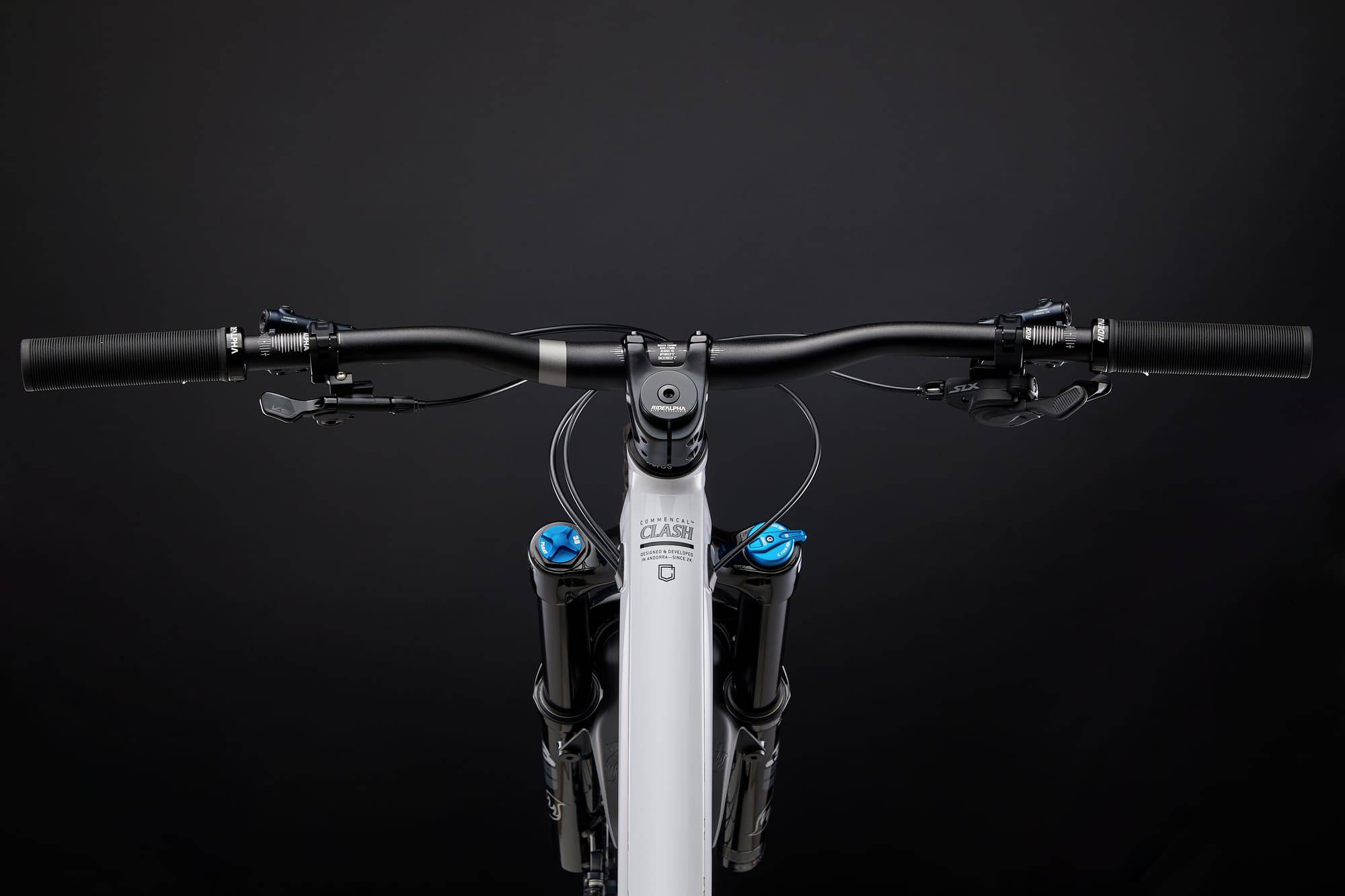 COMMENCAL CLASH ESSENTIAL PURE WHITE 2026 image large number 3