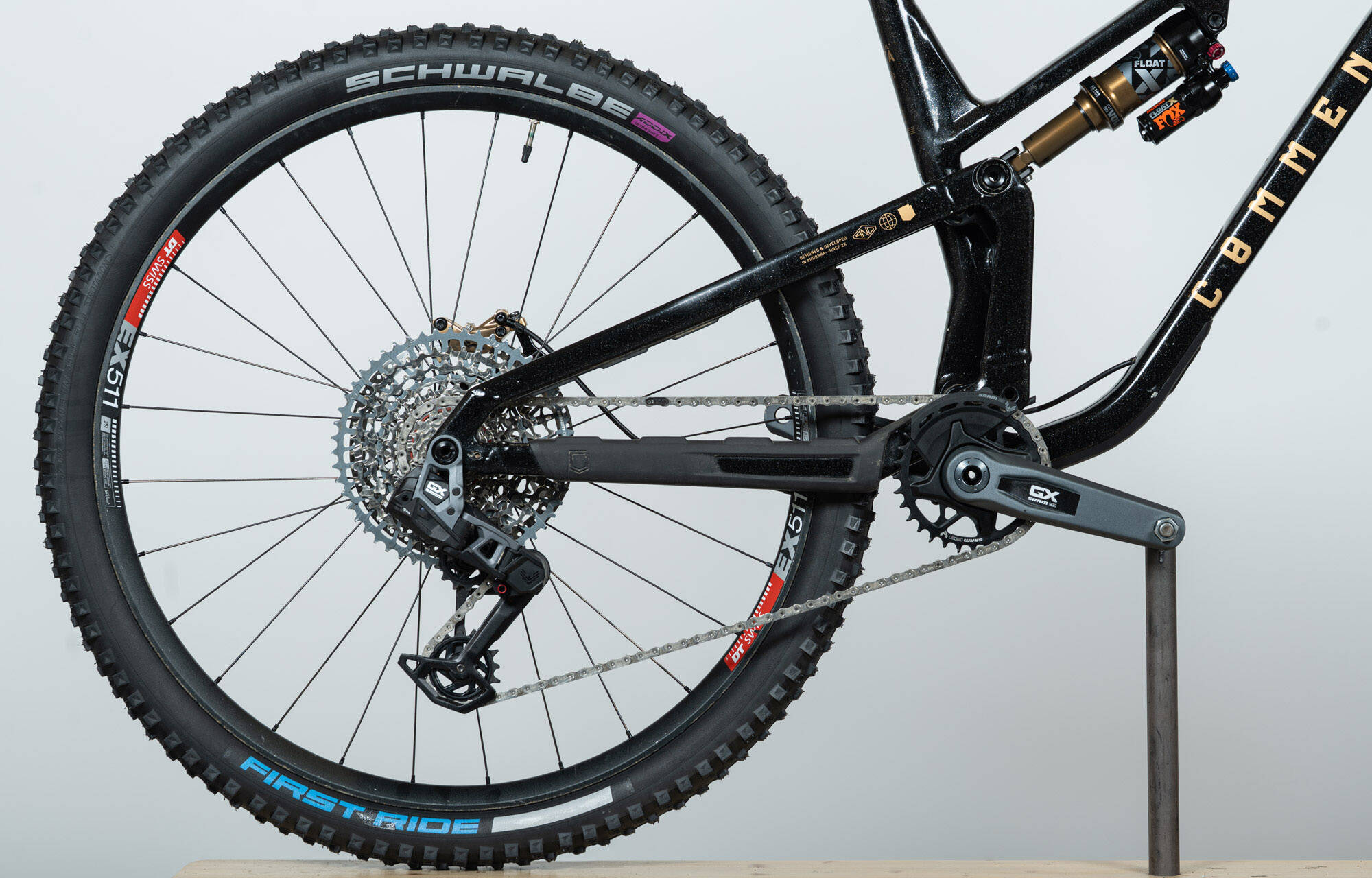 COMMENCAL META V5 T-TYPE GLITTERY BLACK ALC - L (23100043) image large number 0