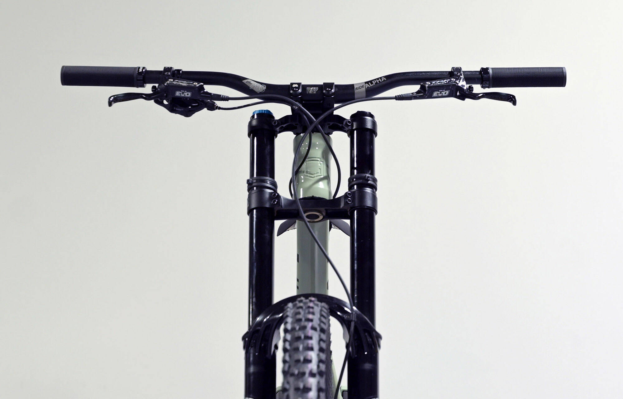 COMMENCAL SUPREME DH V5 ESSENTIAL HERITAGE GREEN - M (22150802) image large number 2