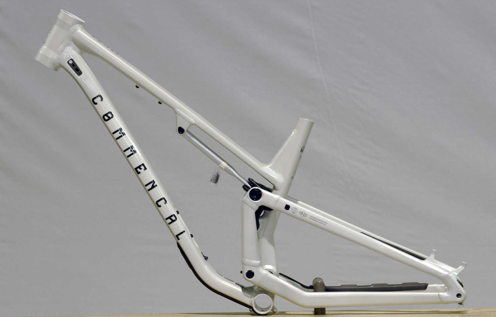 FRAME COMMENCAL META V5 CLEAR SILVER - L (23220503) image large number 4