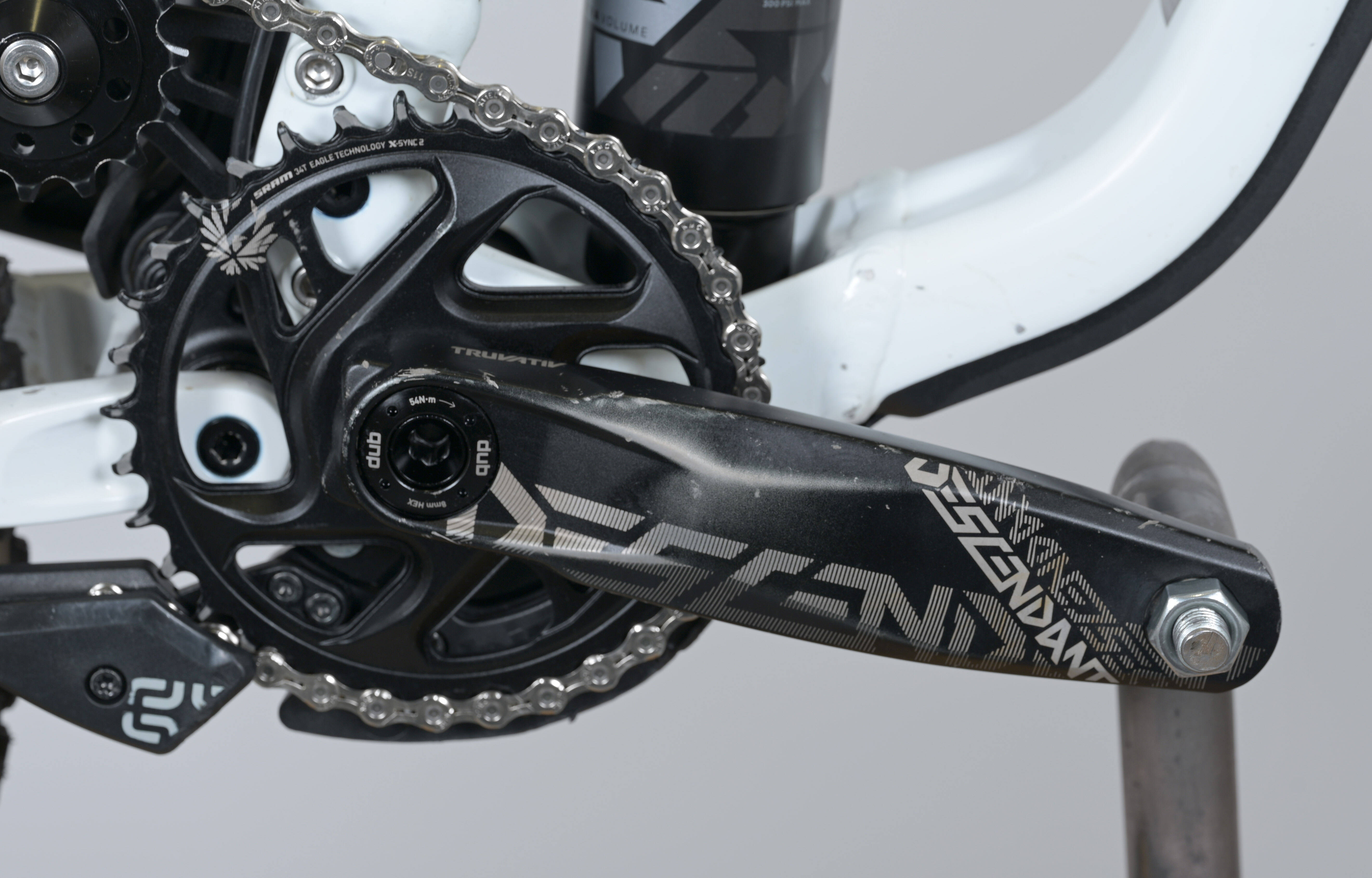 COMMENCAL SUPREME DH V5 SIGNATURE LTD PURE WHITE - M (23151002) image large number 4