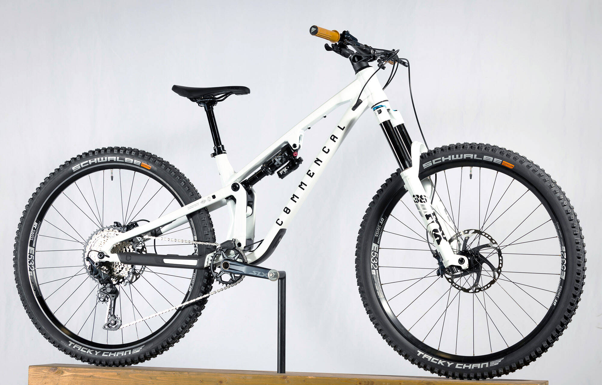 COMMENCAL META V5 ESSENTIAL PURE WHITE - S (23121201) image large number 1