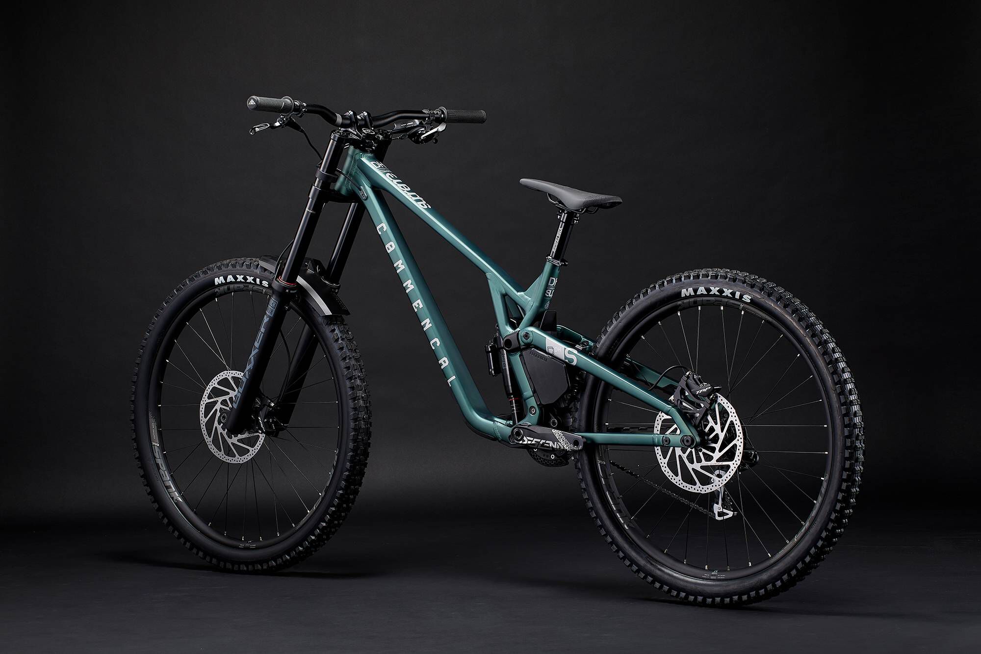COMMENCAL SUPREME DH V5 RIDE METALLIC GREEN ROCKSHOX: Race-Ready