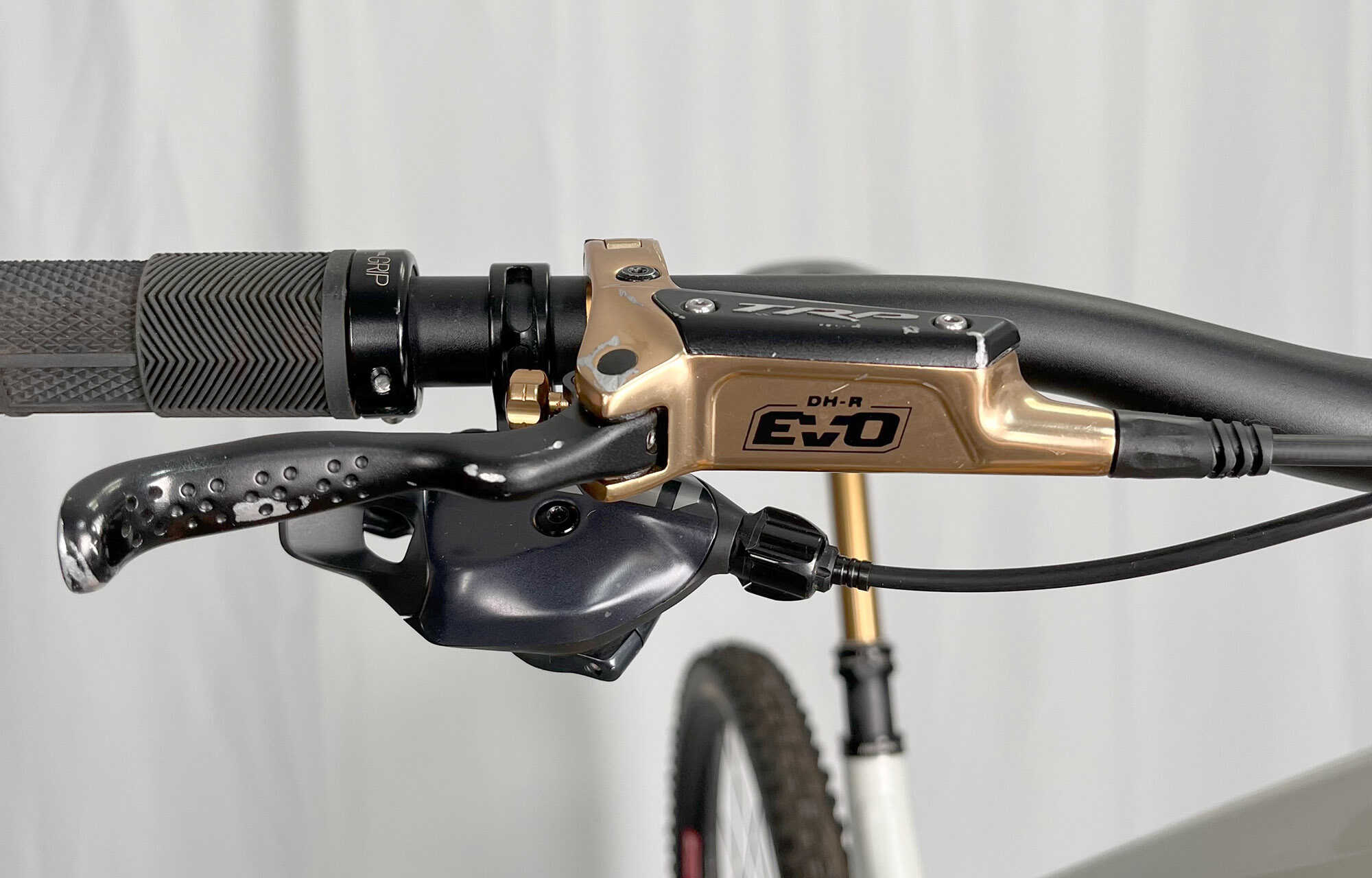 COMMENCAL META SX V5 SIGNATURE CLEAR SILVER ALC - M (22107007) image large number 2