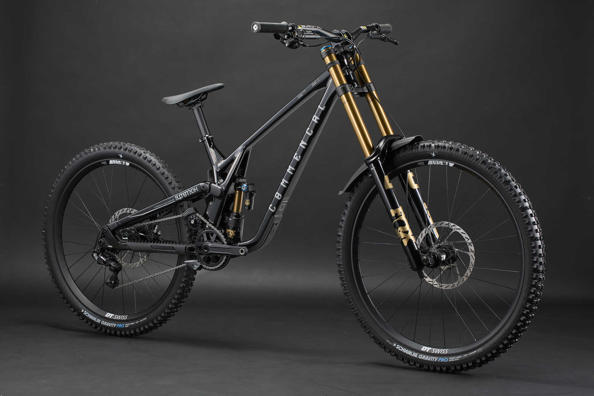 COMMENCAL SUPREME DH V5.2 SIGNATURE PURE BLACK 2027 image large number 1