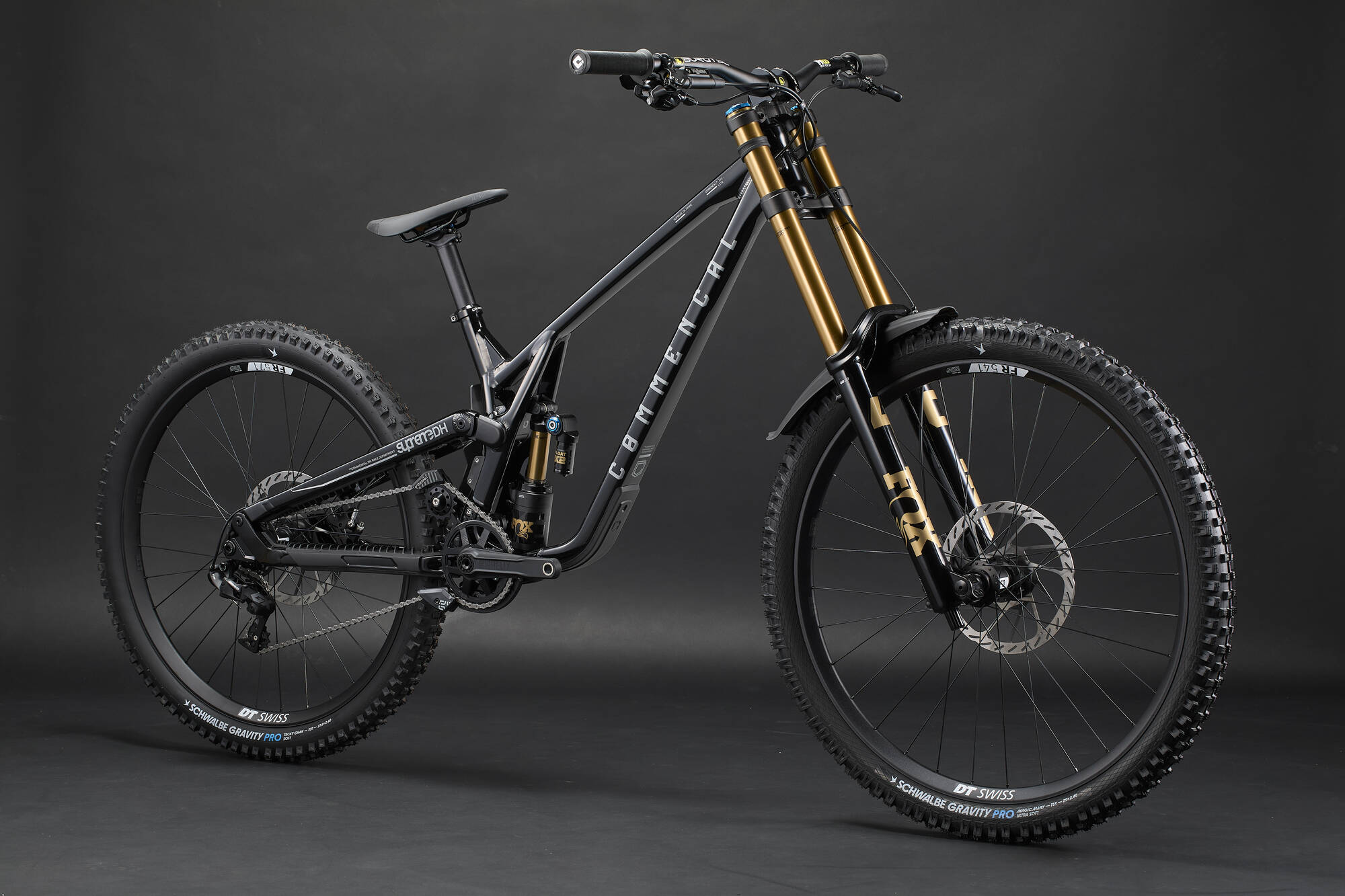 COMMENCAL SUPREME DH V5.2 SIGNATURE PURE BLACK 2027 image large number 1