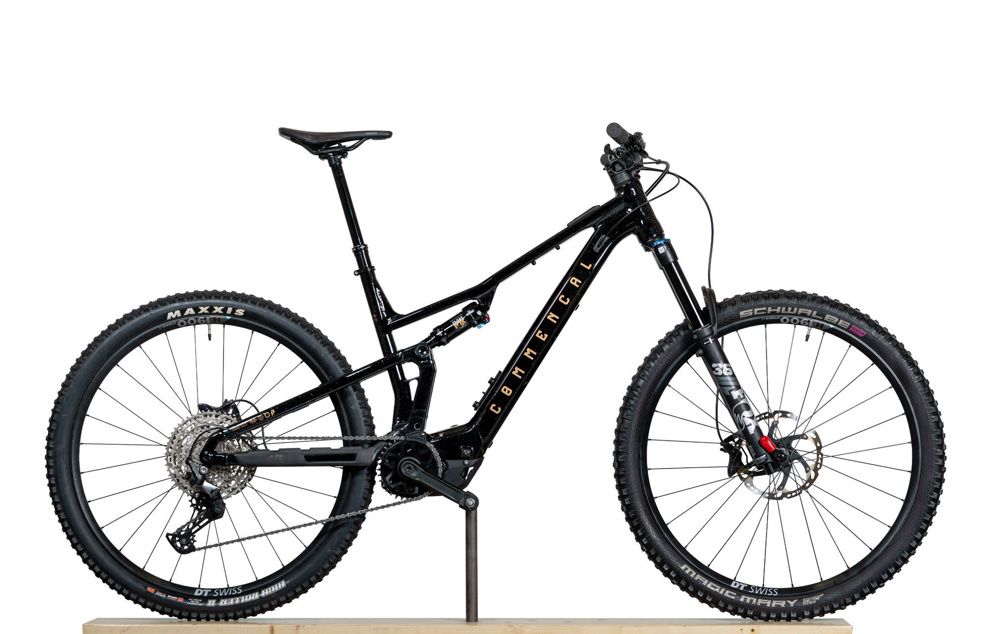 COMMENCAL T.E.M.P.O. POWER ESSENTIAL GLITTERY BLACK - XL (24183474) 258 km image number null