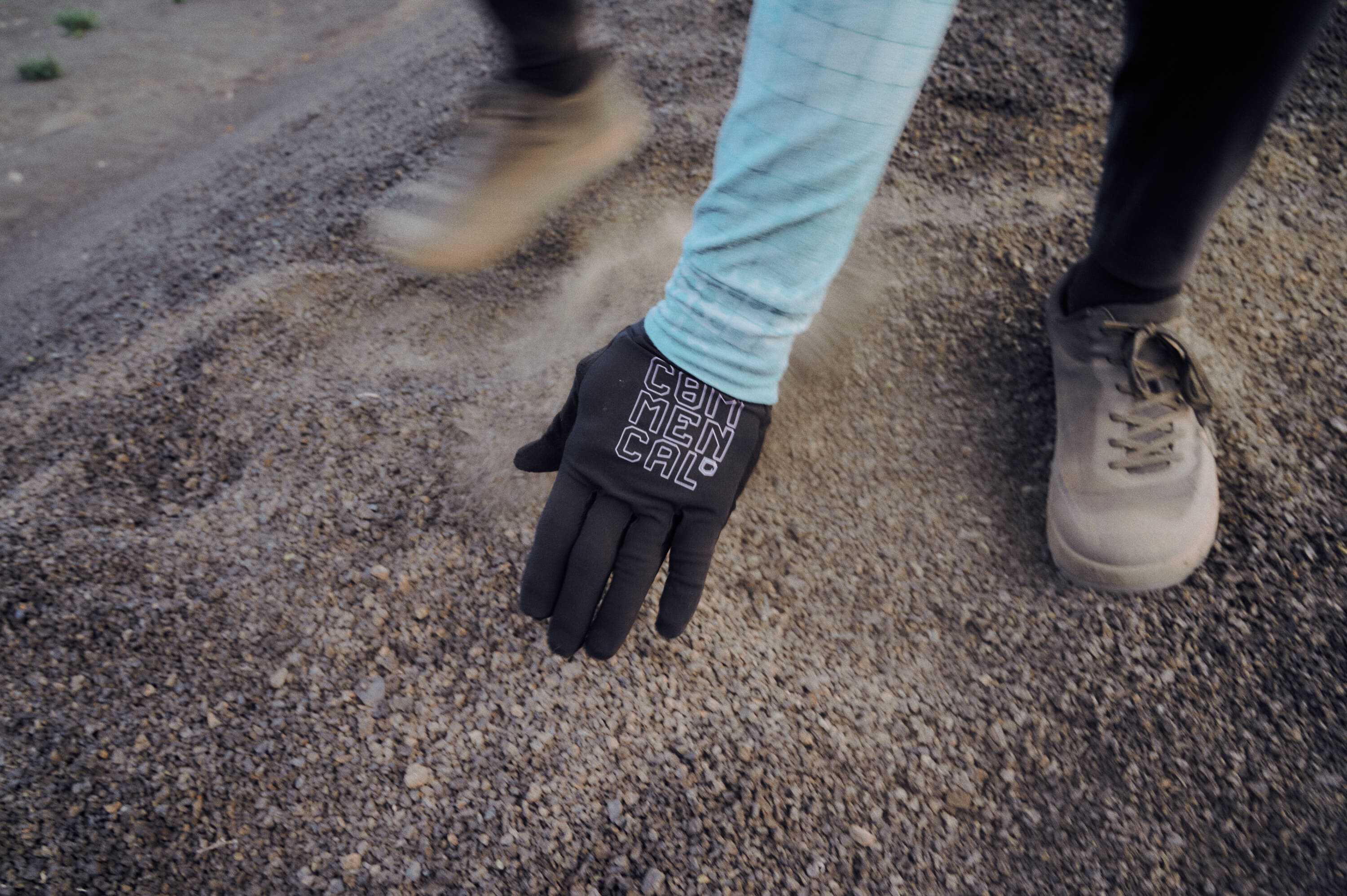 COMMENCAL GLOVES LIGHTECH  BLACK NEON image large number 5