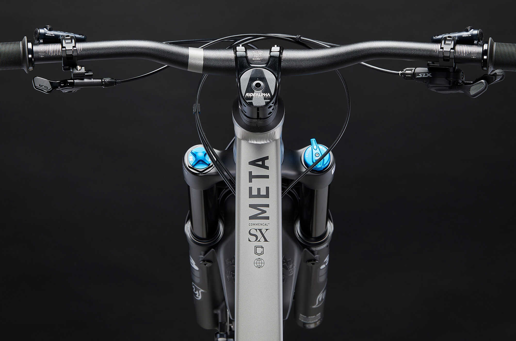 COMMENCAL META SX V5 ESSENTIAL SILVER image large number 3