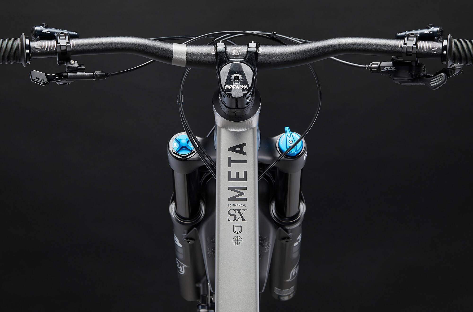 COMMENCAL META SX V5 ESSENTIAL SILVER image large number 3
