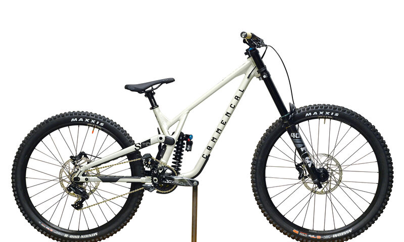 COMMENCAL SUPREME DH V5 ESSENTIAL CLEAR SILVER - M (23150102)
