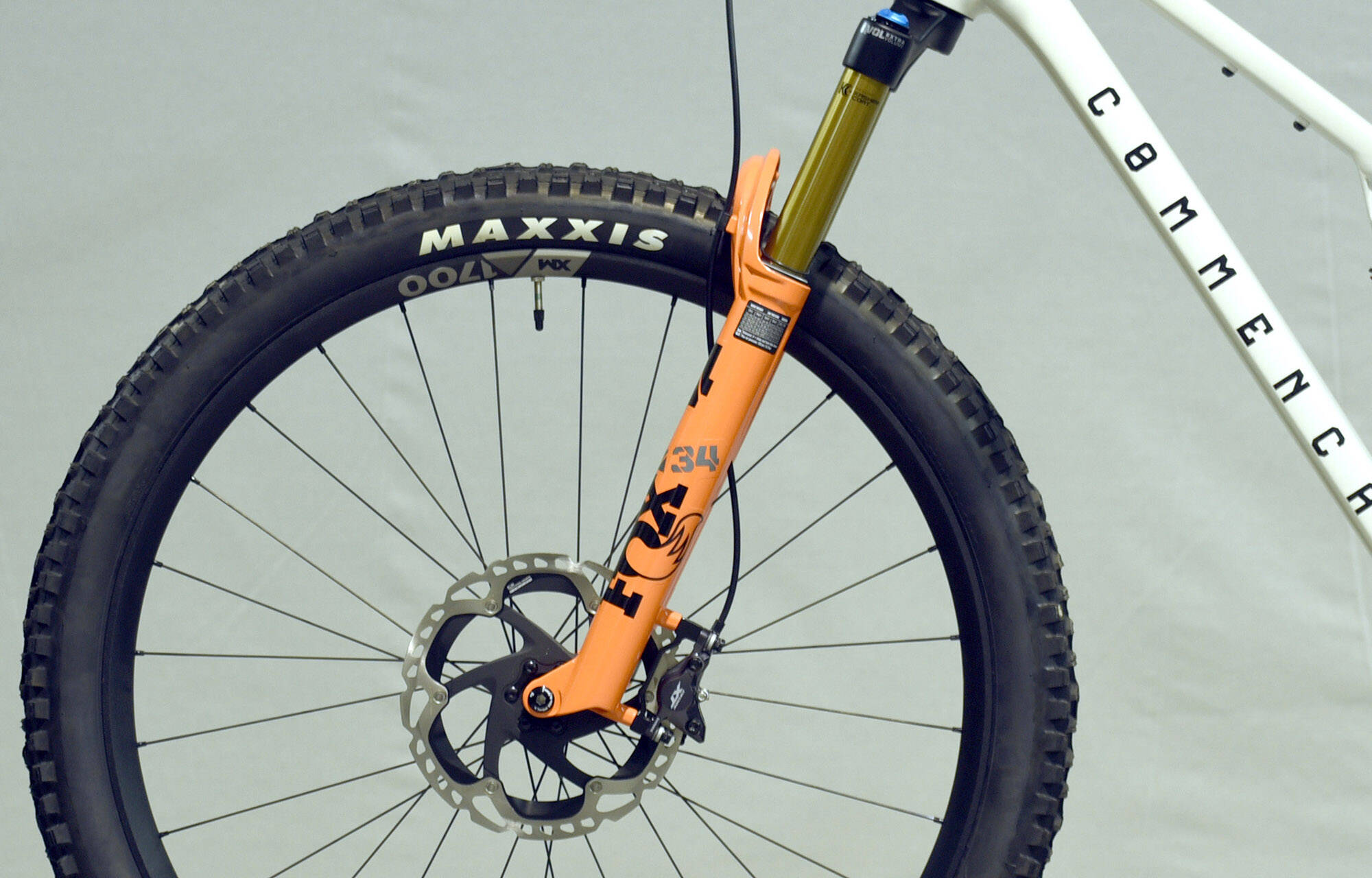 COMMENCAL T.E.M.P.O. SIGNATURE CLEAR SILVER - M (23120402) image large number 7