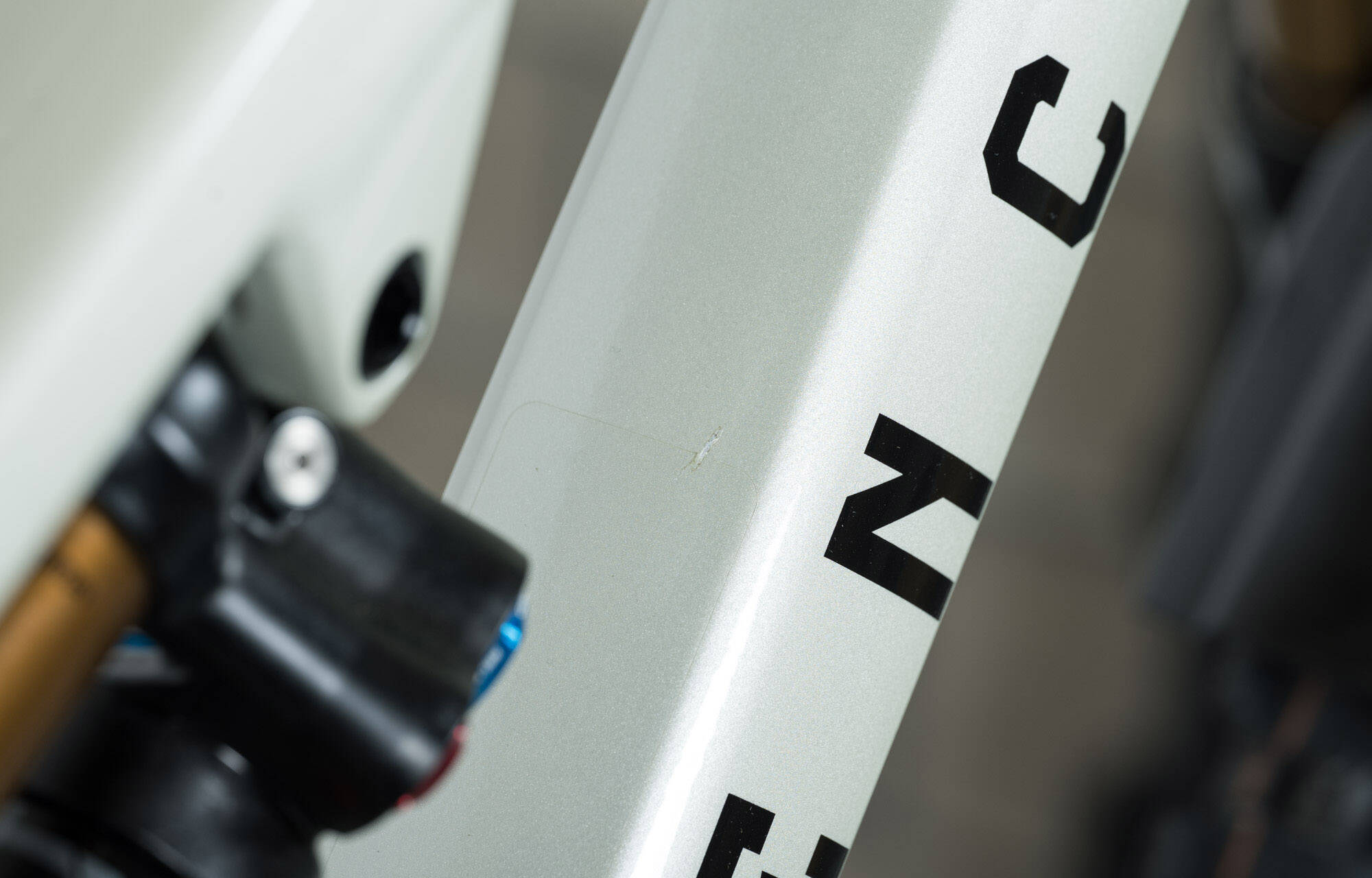 COMMENCAL META SX V5 SIGNATURE CLEAR SILVER - M (23131902) image large number 7