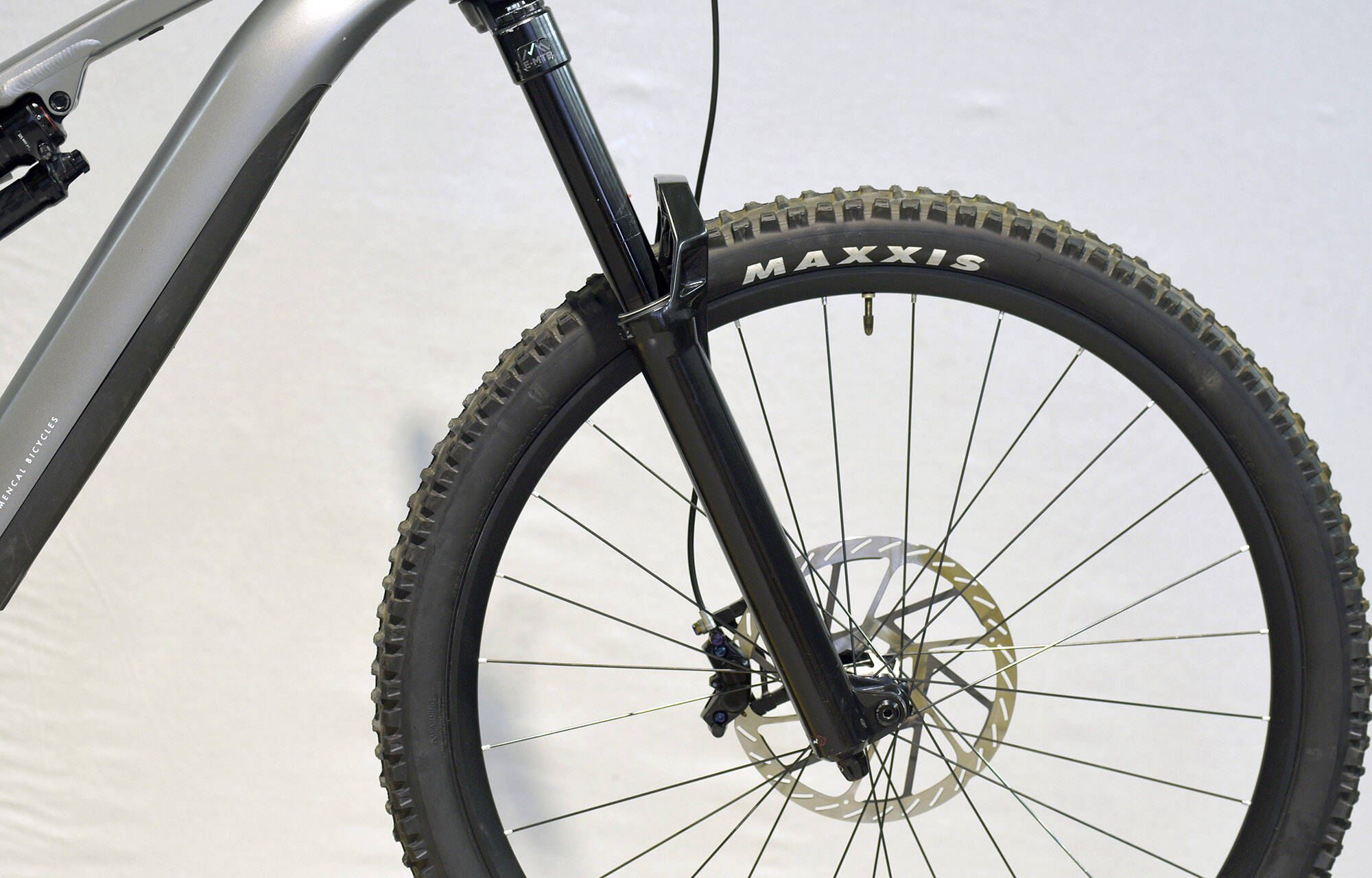 COMMENCAL META POWER AM SHIMANO TEAM GRAPHITE - L (21181403) 2352 km image large number 1