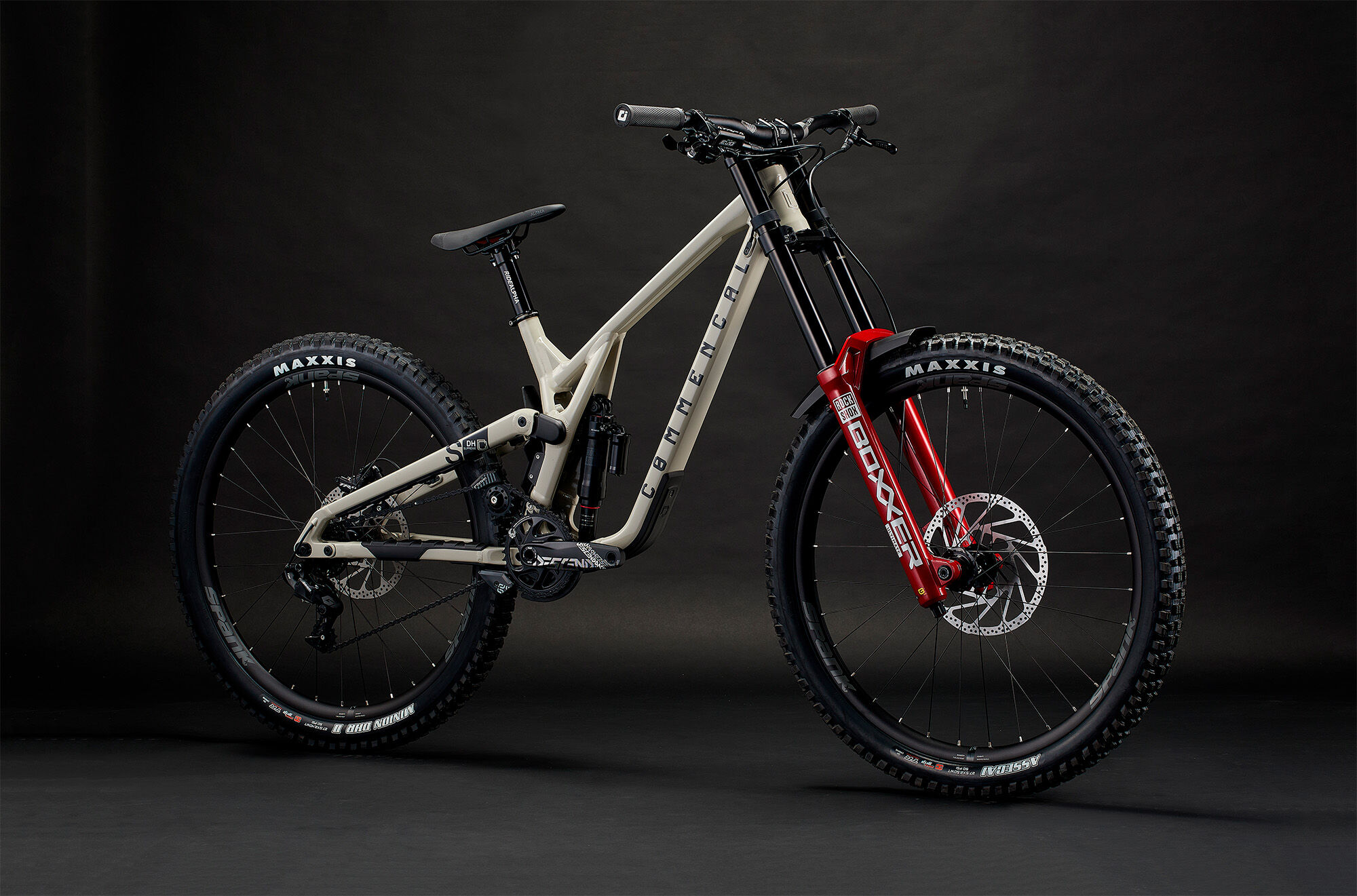 COMMENCAL SUPREME DH V5 XS CHALK ROCKSHOX: The Ultimate Kids