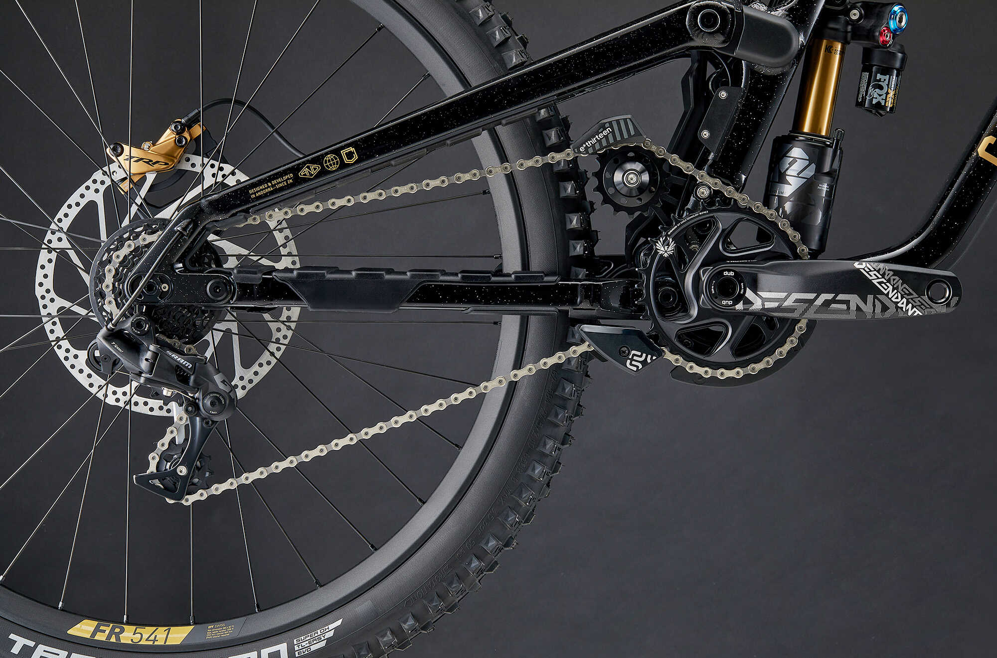 COMMENCAL SUPREME DH V5 SIGNATURE LTD GLITTERY BLACK 2025 image large number 5