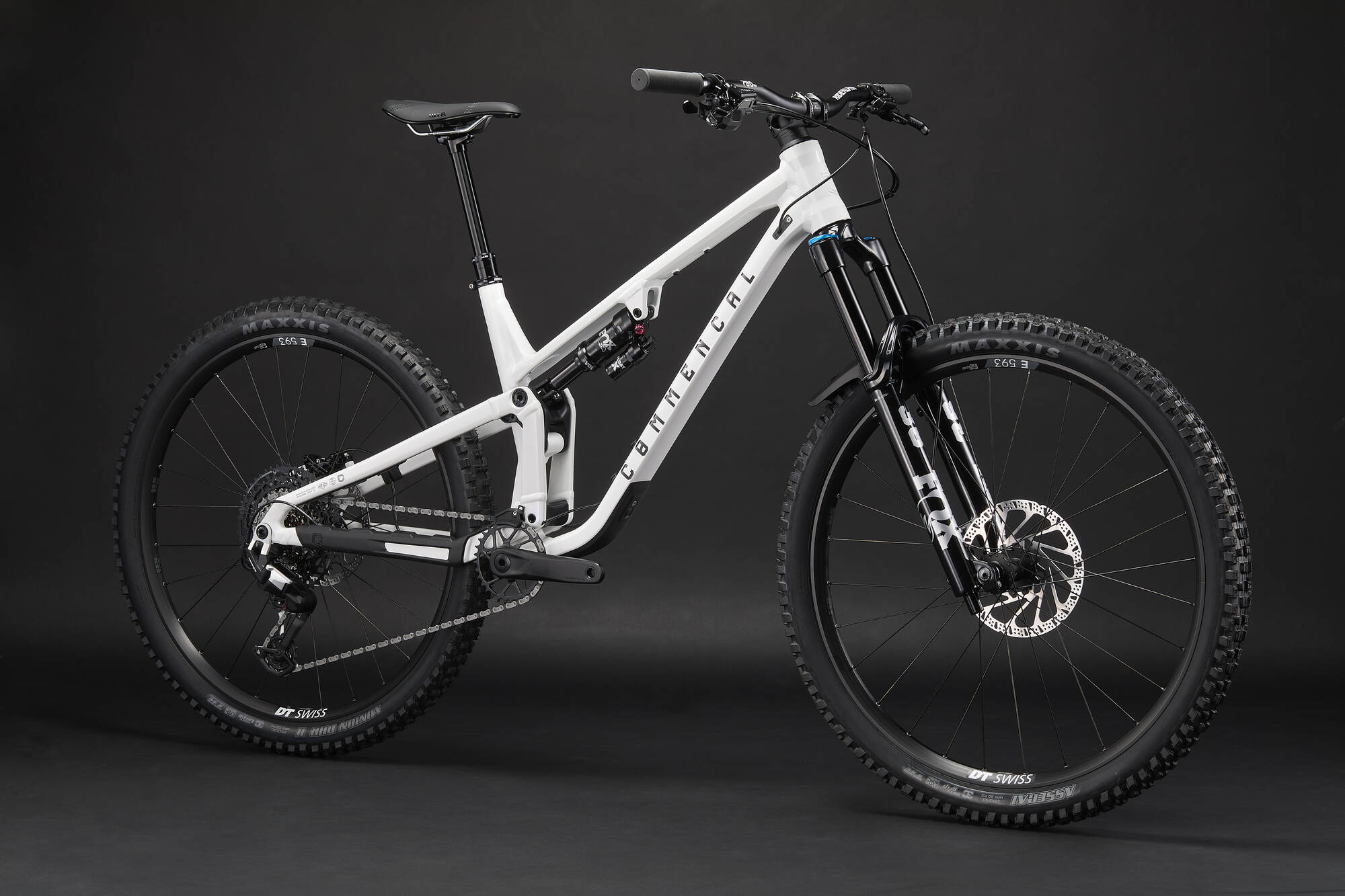 COMMENCAL META V5 ESSENTIAL PURE WHITE 2027 image large number 1
