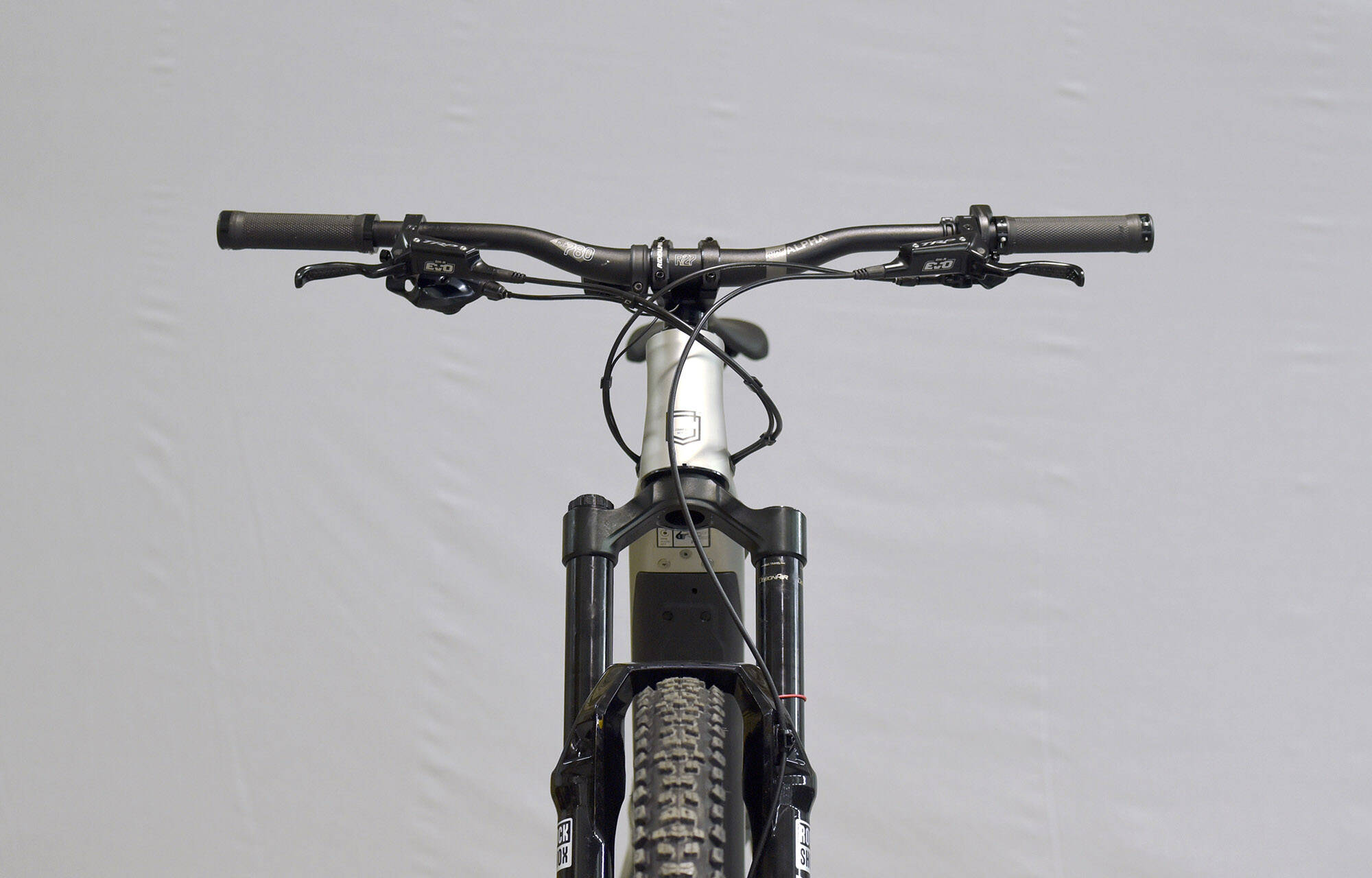 COMMENCAL META POWER SX SHIMANO RACE SILVER - M (22180702) 2252 km image large number 1