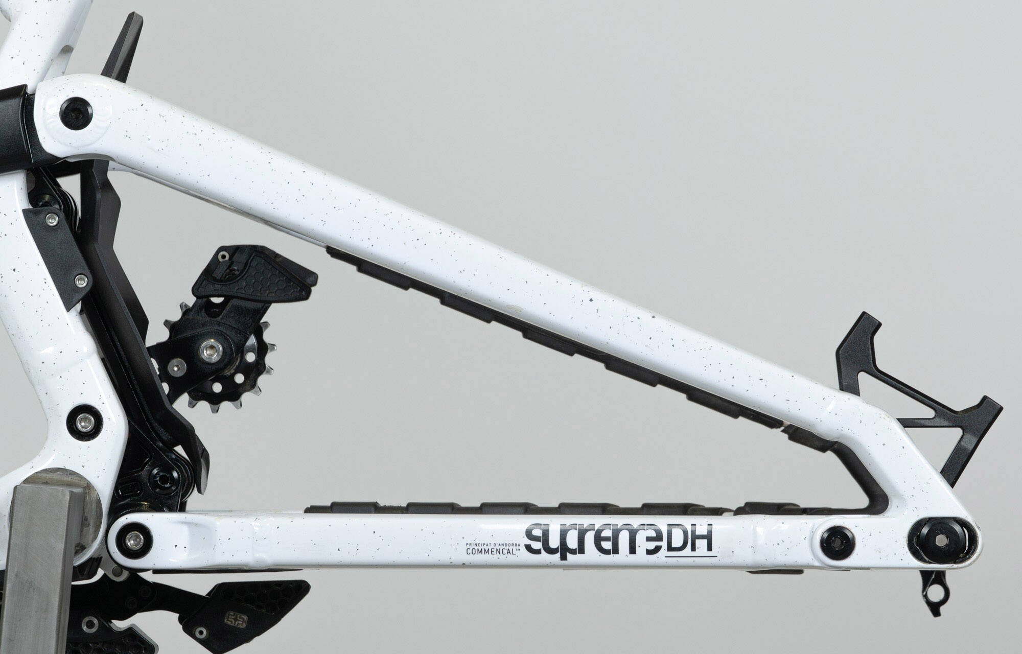 FRAME COMMENCAL SUPREME DH V5 GLITTERY WHITE - L (24252803) image large number 5