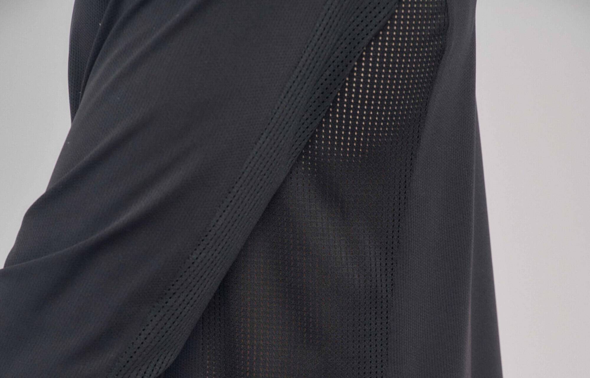 MAILLOT COMMENCAL LIGHTECH MANGA LARGA CORPORATE BLACK image large number 5