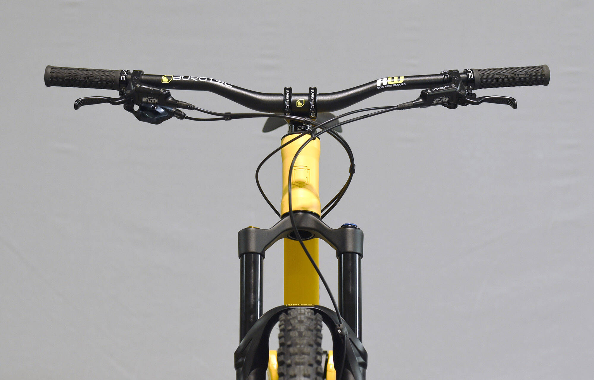 COMMENCAL META V5 OHLINS EDITION YELLOW - L (23122403) image large number 2