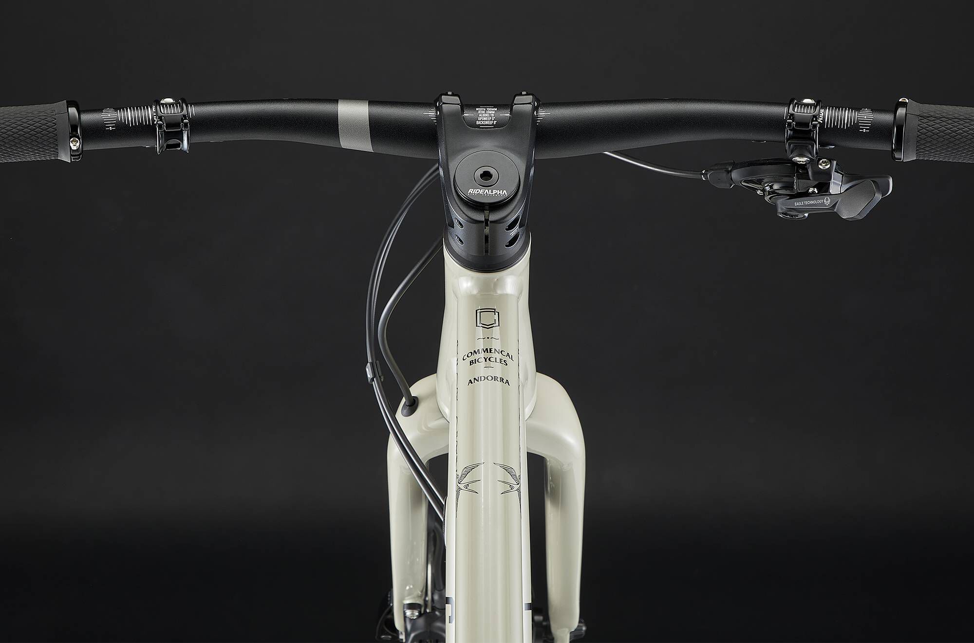 COMMENCAL FCB ESSENTIAL CHALK: Versatile Urban Bike | USA Freedom