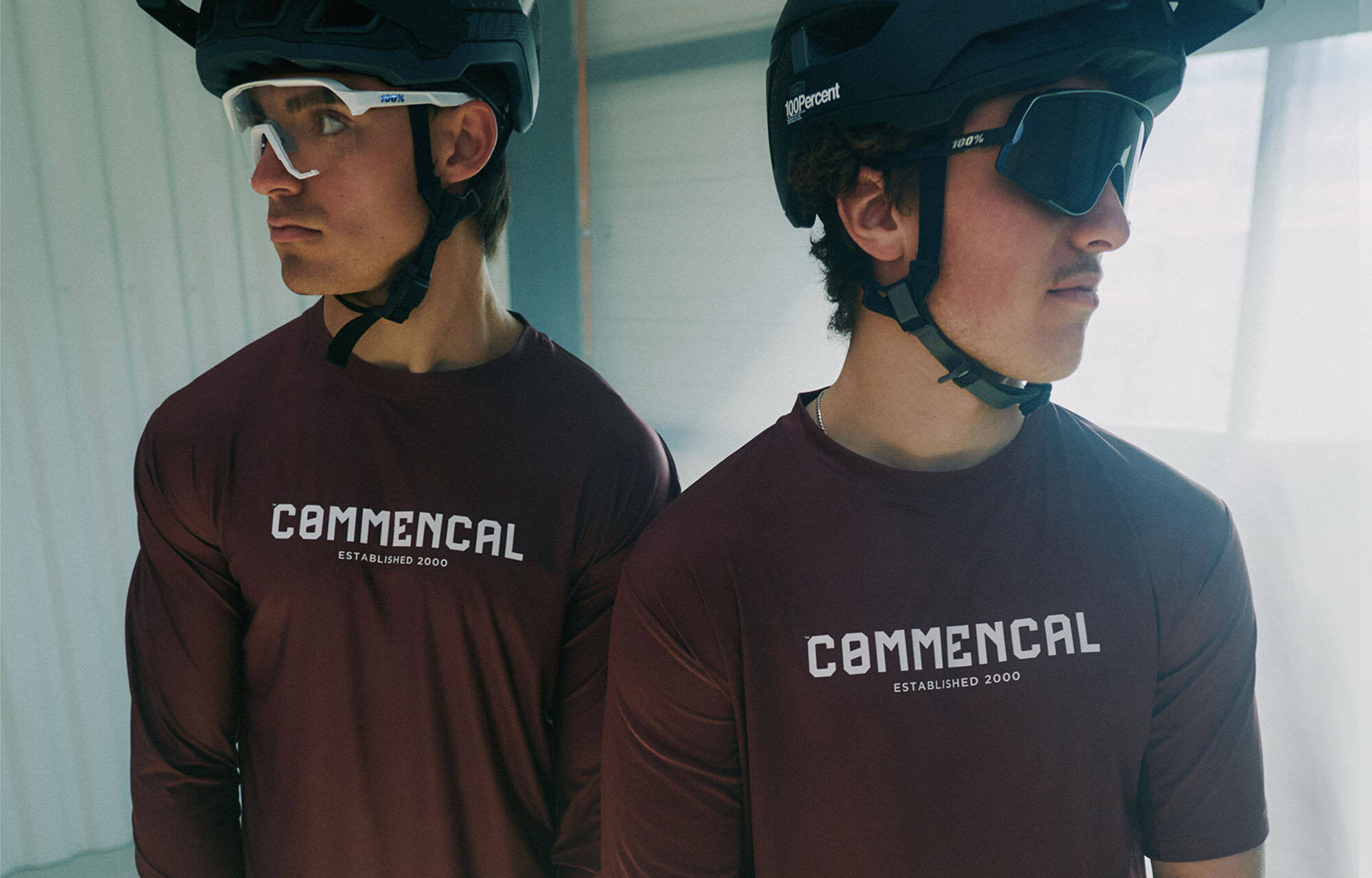 MAILLOT COMMENCAL LIGHTECH MANCHES COURTES CORPORATE RED DIRT image large number 3