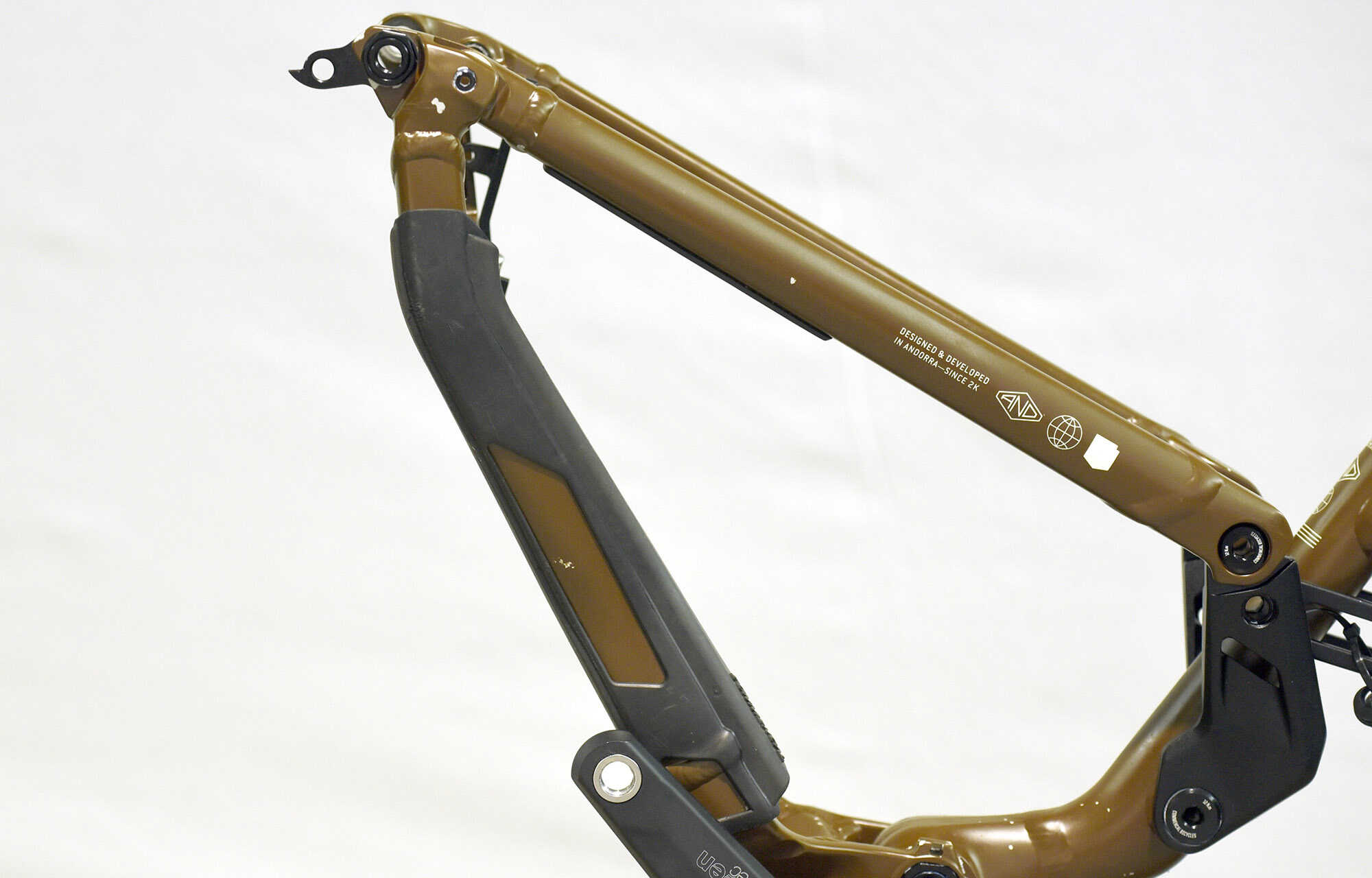 VIP FRAME COMMENCAL META POWER TR BOSCH CHOCOLATE - L (23280503) 1323 km image large number 1
