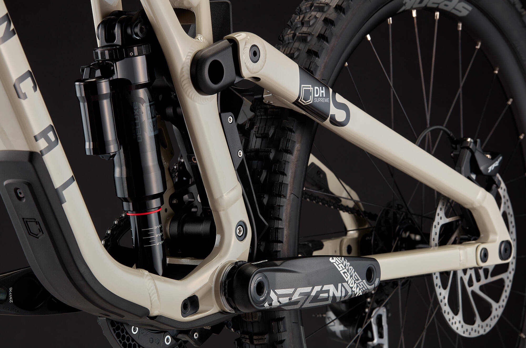 COMMENCAL SUPREME DH V5 XS CHALK ROCKSHOX image large number 4