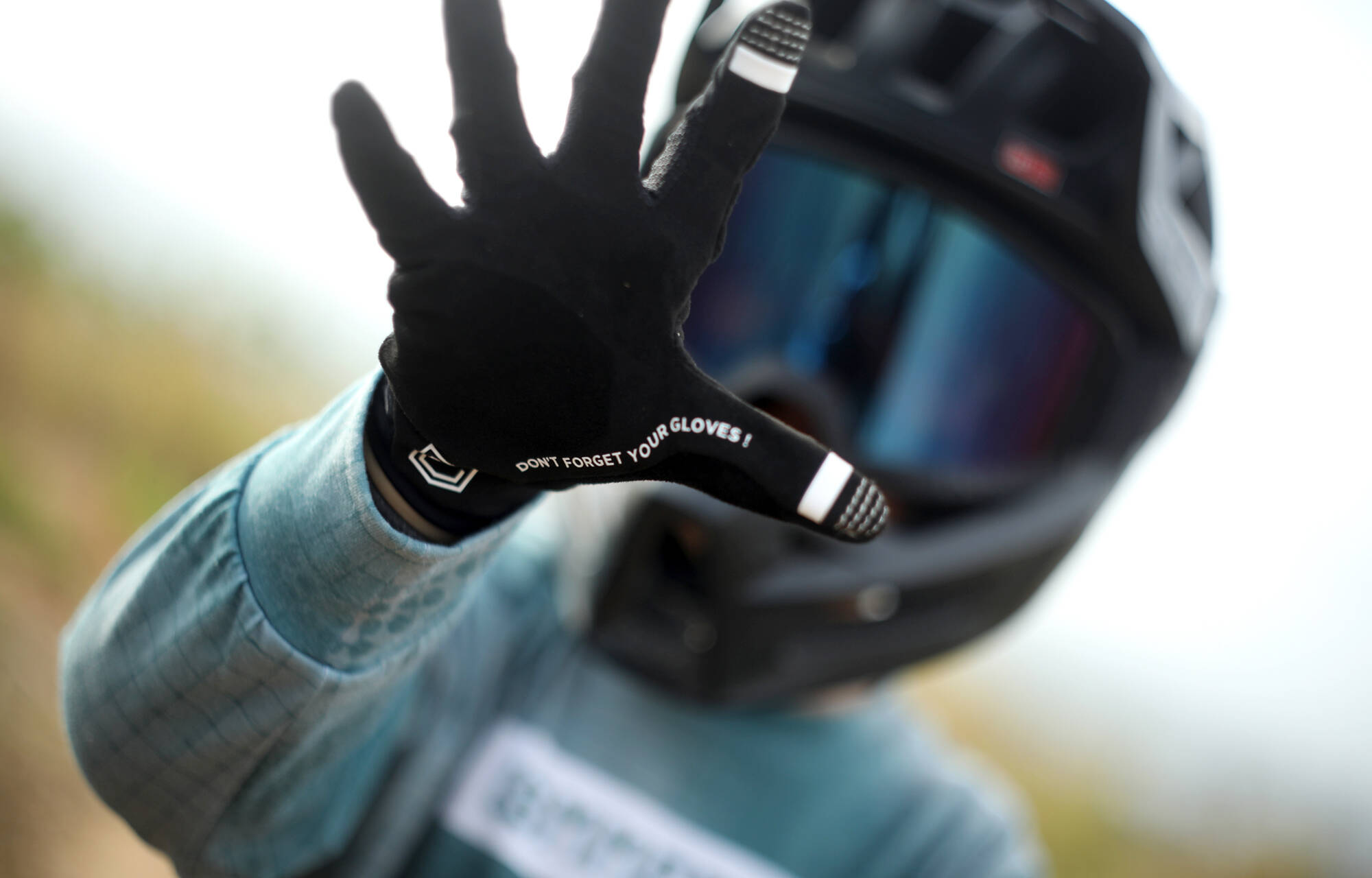 GANTS COMMENCAL LIGHTECH KIDS CORPORATE BLACK image large number 3