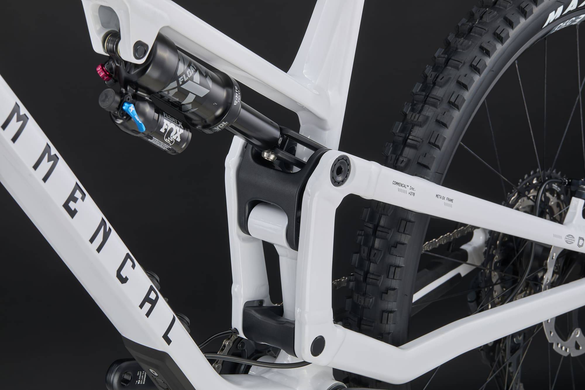 COMMENCAL META SX V5 ESSENTIAL PURE WHITE 2026 image large number 8