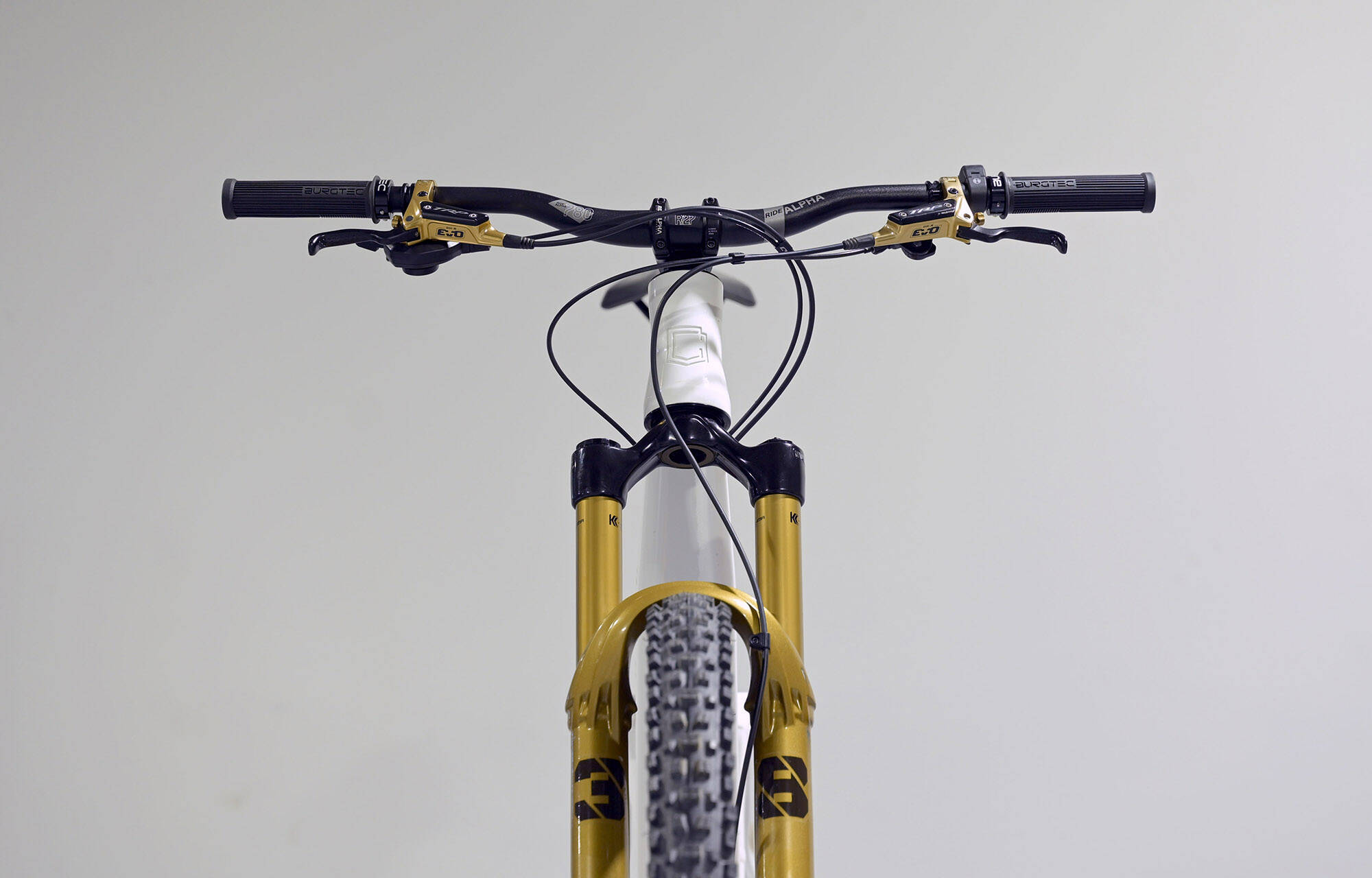 COMMENCAL META POWER SX 400 SIGNATURE [COMMENCAL TEAM] ALC - M (24100024) 1051 km image large number 2