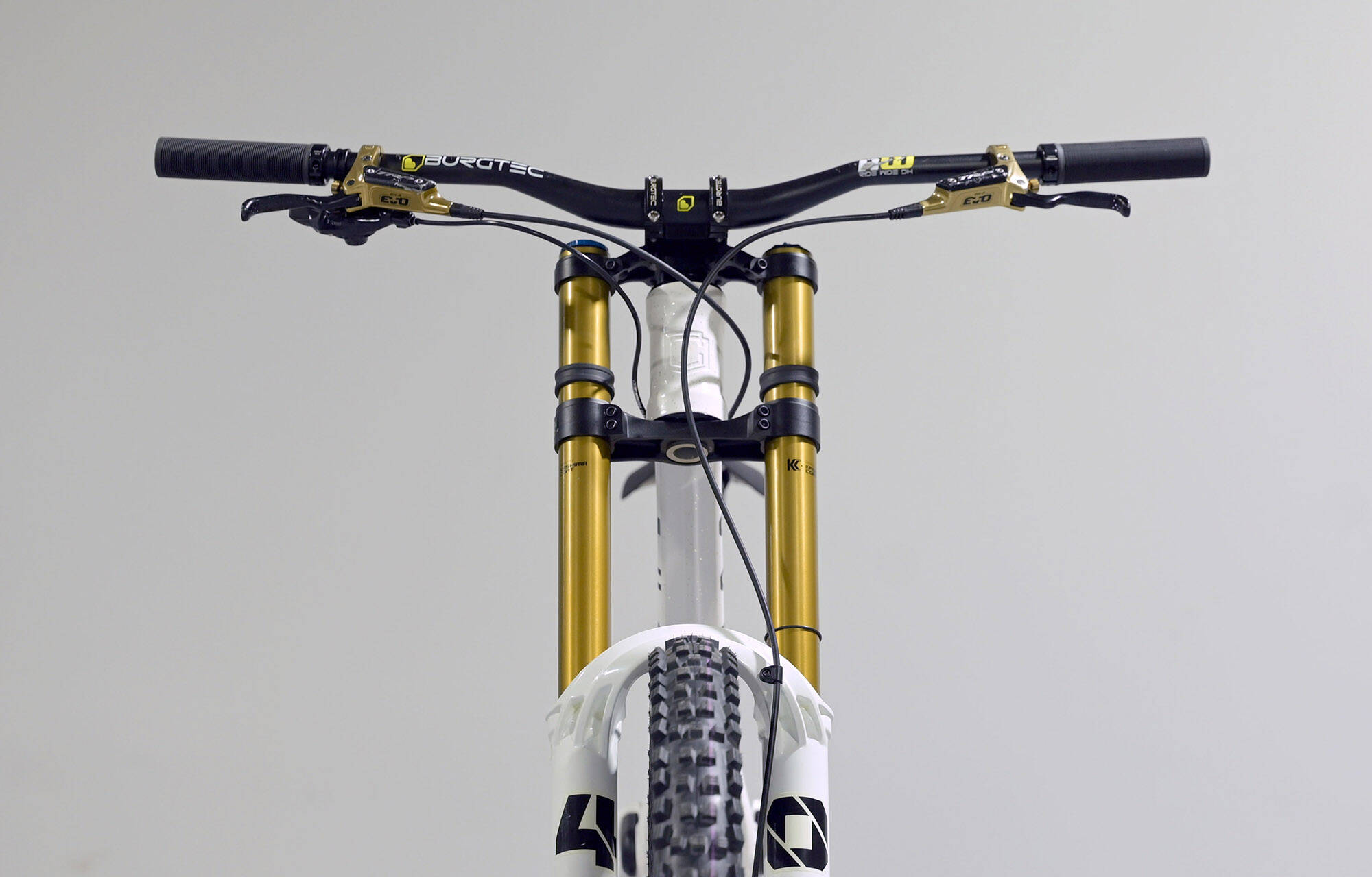 COMMENCAL SUPREME DH V5 SIGNATURE LTD GLITTERY WHITE - L (23151003) image large number 2