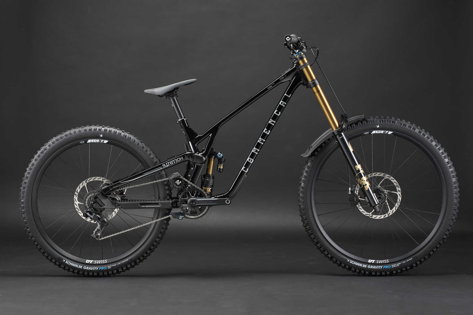 COMMENCAL SUPREME DH V5.2 SIGNATURE PURE BLACK 2027 image large number 0