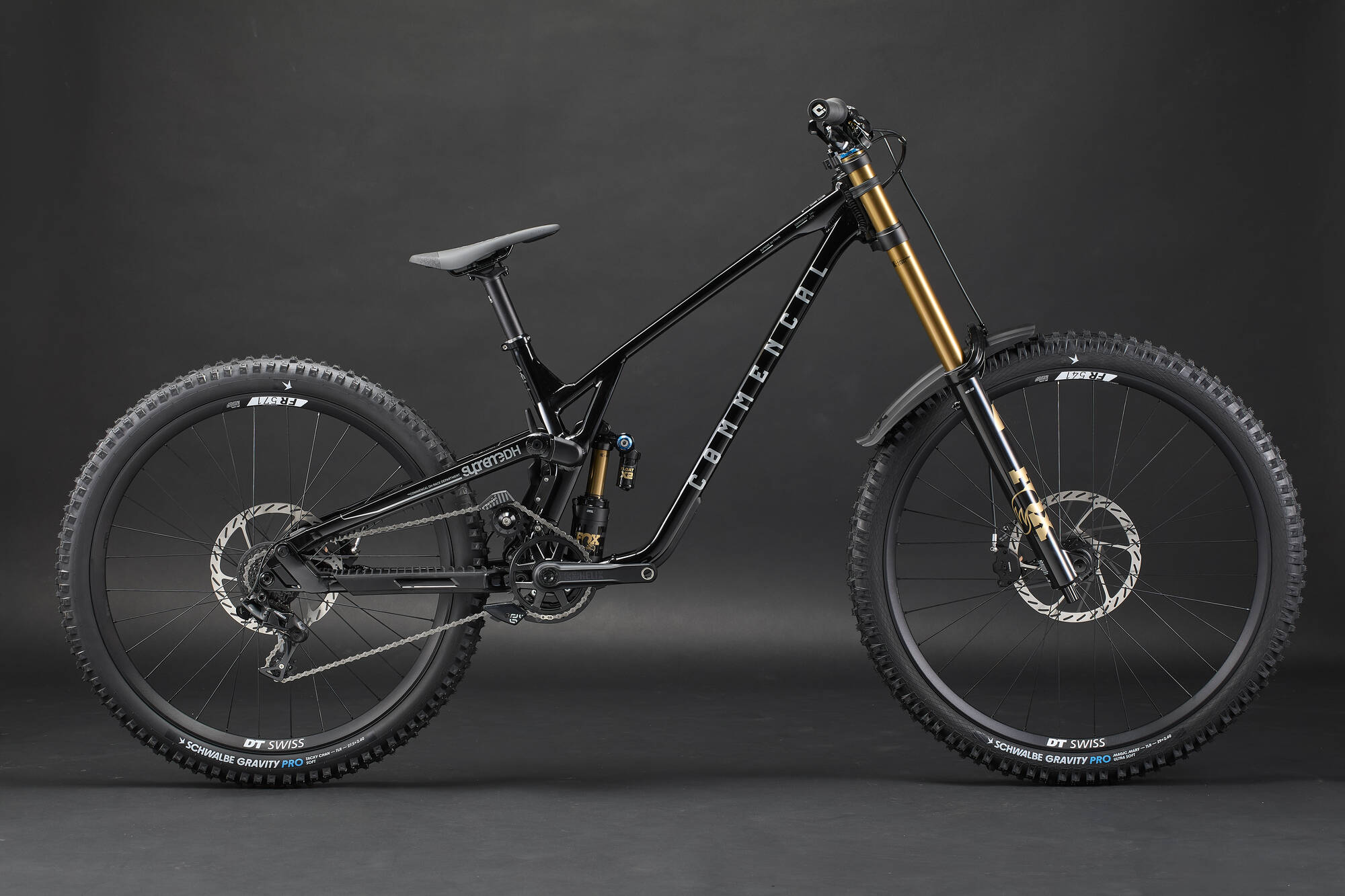 COMMENCAL SUPREME DH V5.2 SIGNATURE PURE BLACK 2027 image large number 0