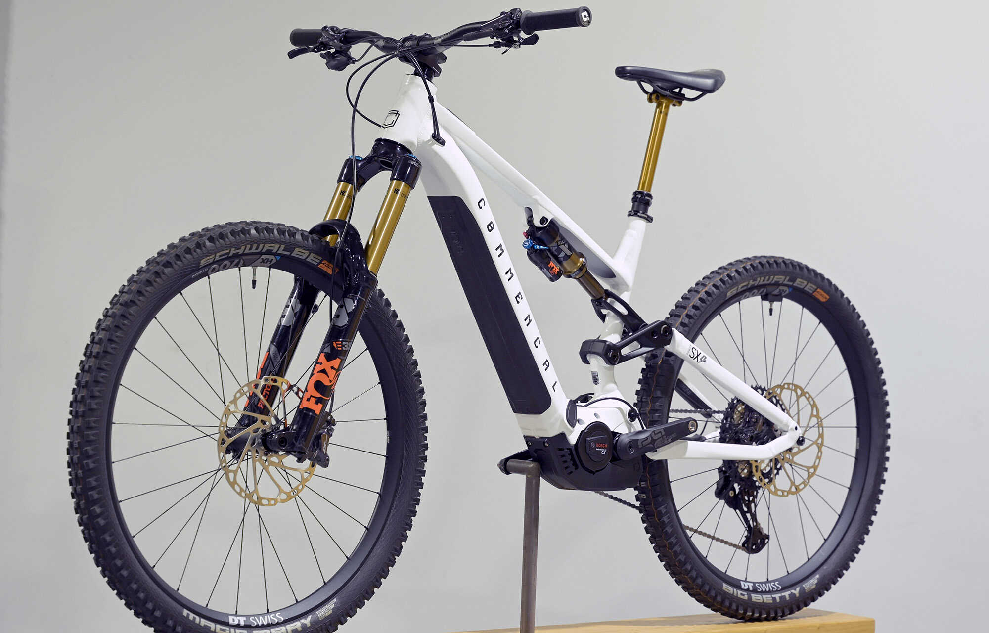 COMMENCAL META POWER SX BOSCH SIGNATURE PURE WHITE - L (22181903) 254 km image large number 4
