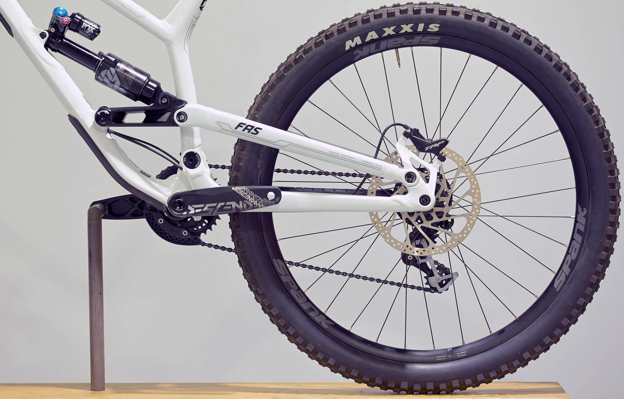 COMMENCAL FRS ESSENTIAL PURE WHITE - M (23150502) image large number 3