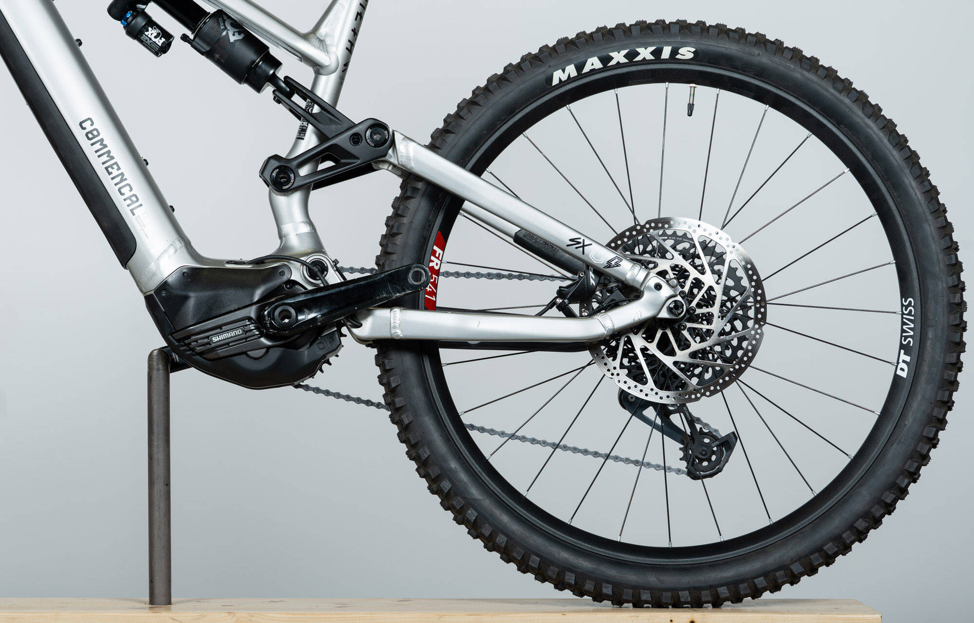 COMMENCAL META POWER SX SHIMANO RACE SILVER - L (22180703) 756 km image large number 5