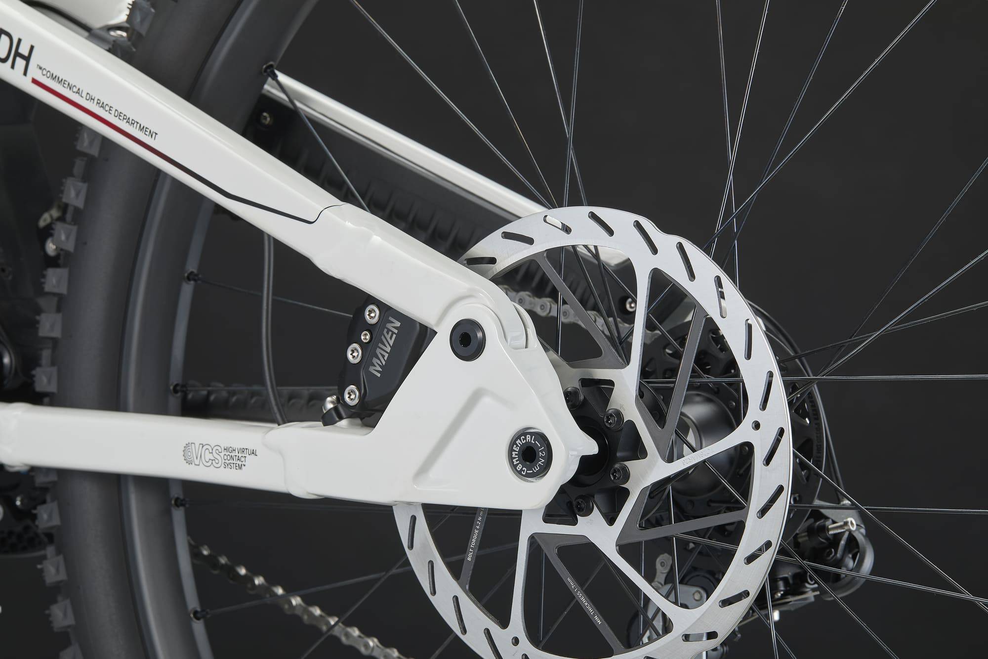 COMMENCAL SUPREME DH XS V5.2 PURE WHITE 2027 image large number 10