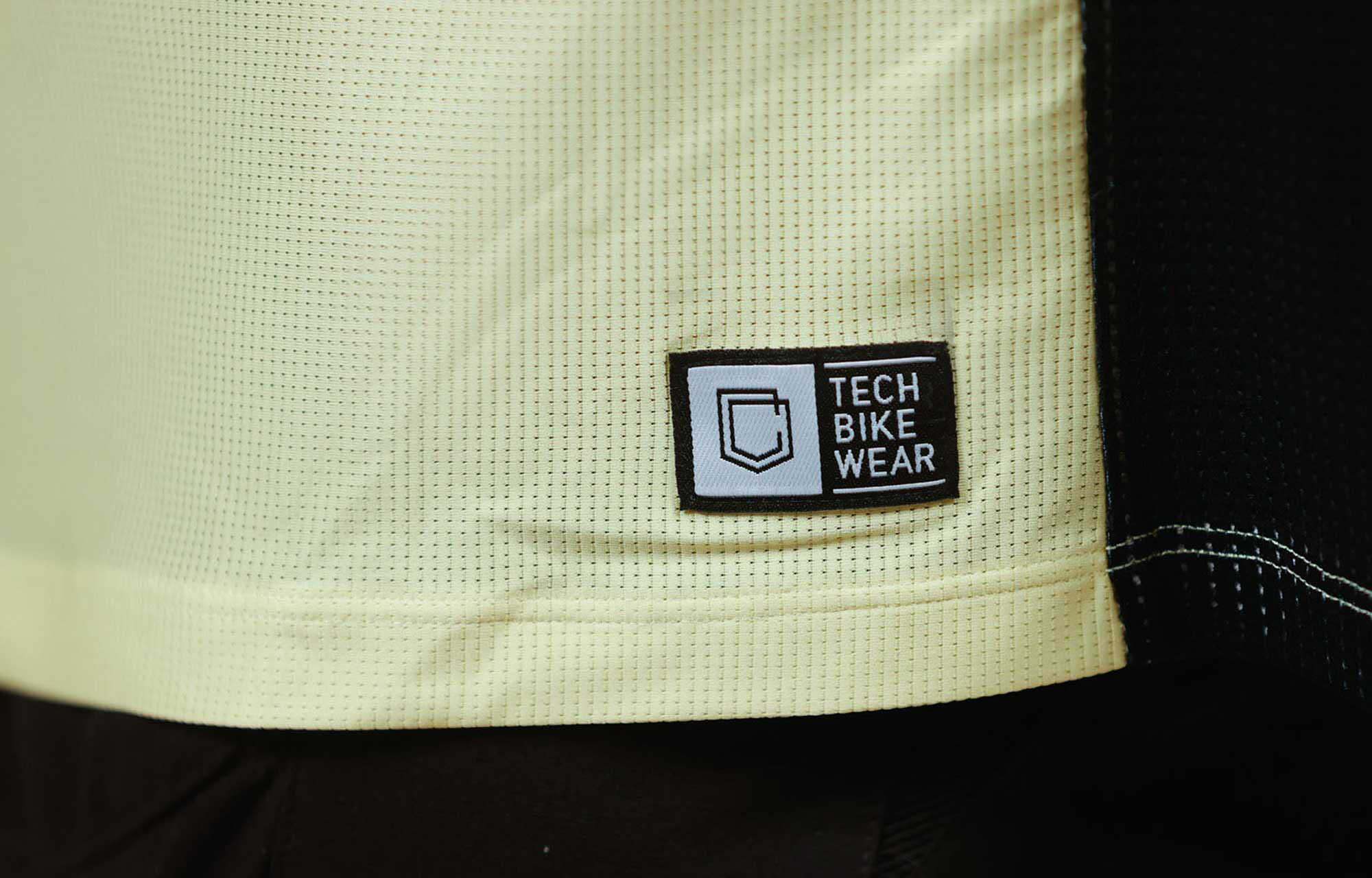MAILLOT COMMENCAL LIGHTECH MANCHES LONGUES RACE LIGHT YELLOW image large number 2
