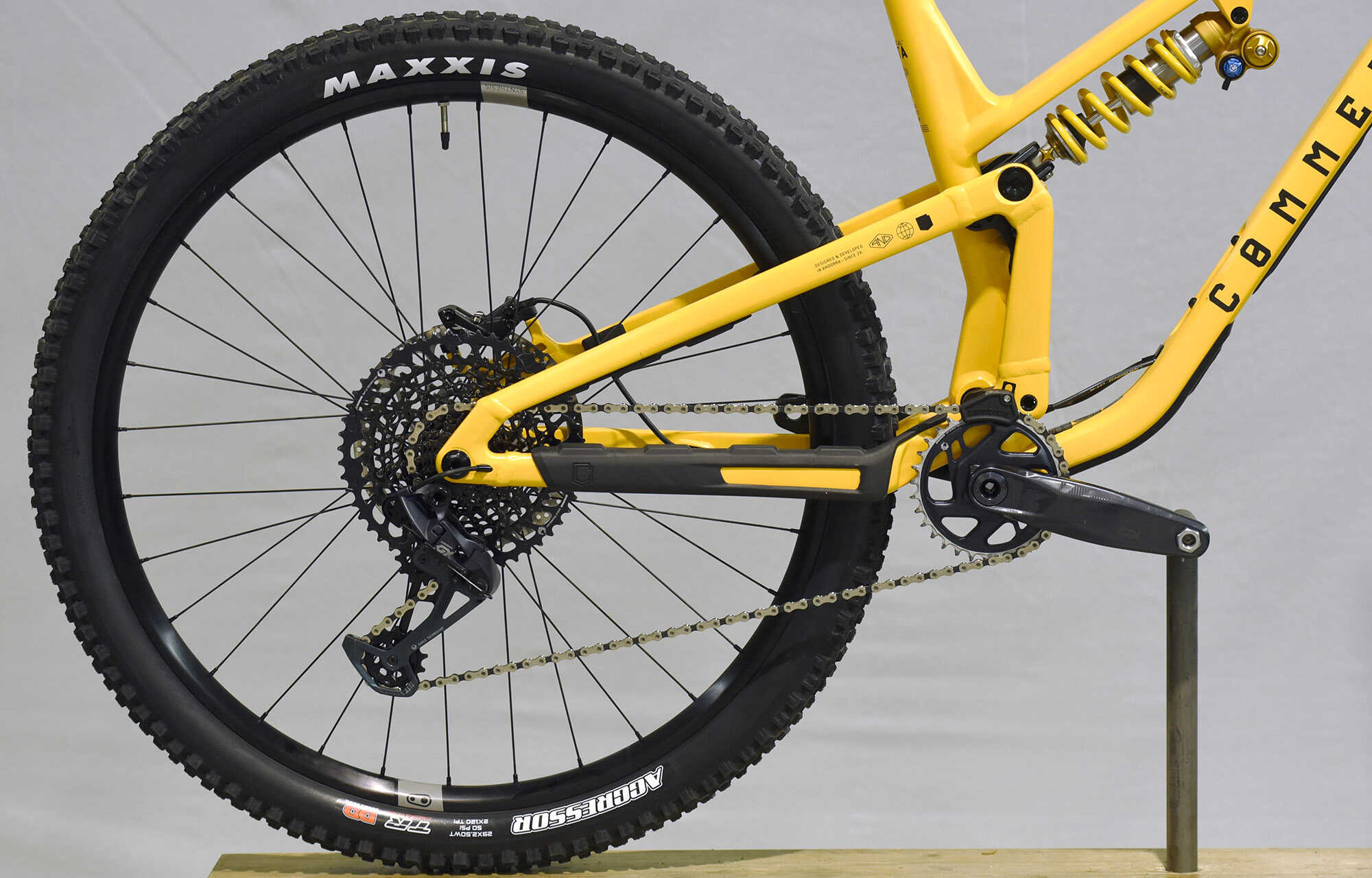 COMMENCAL META V5 OHLINS EDITION YELLOW - L (23122403) image large number 0