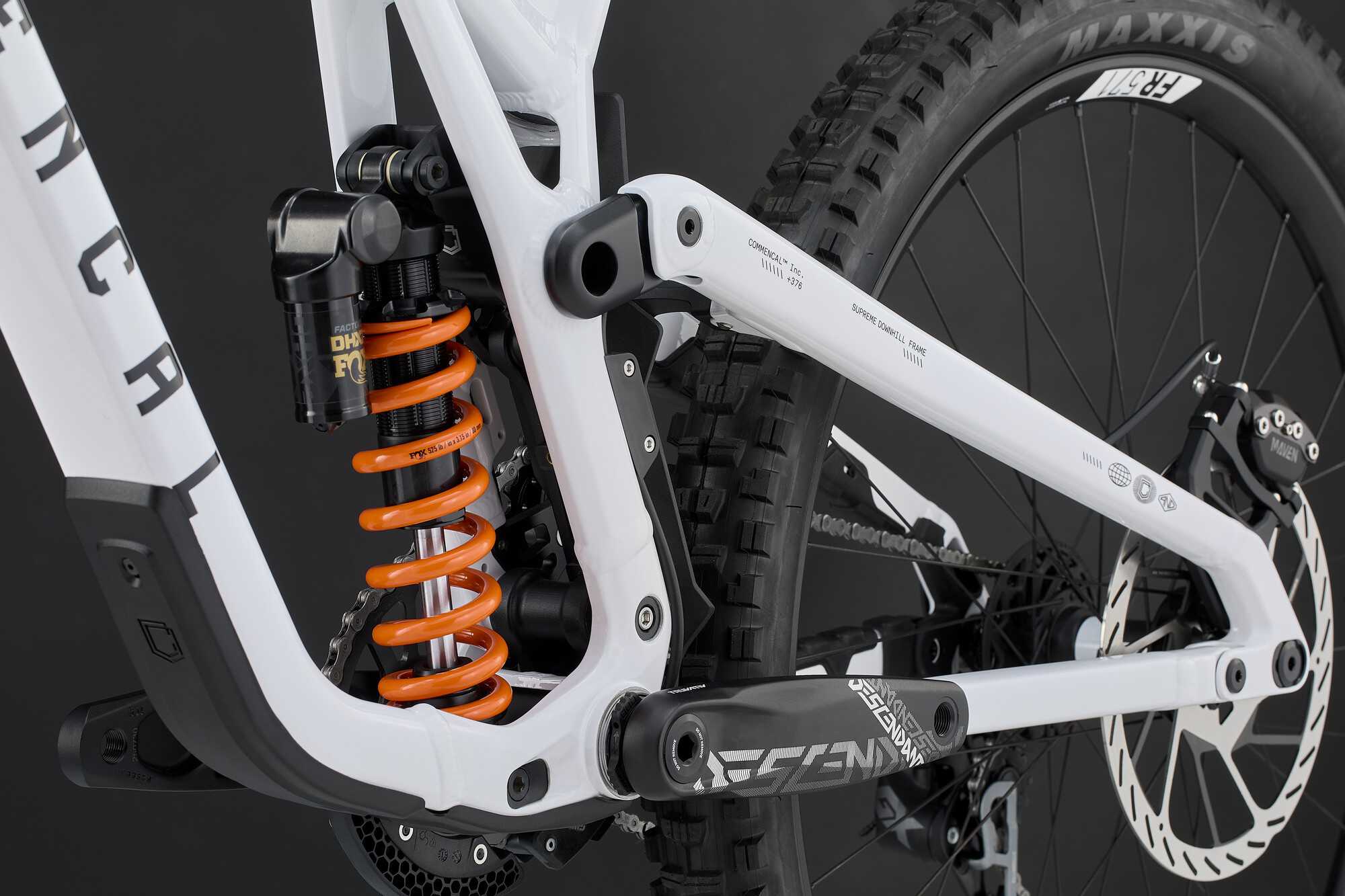 COMMENCAL SUPREME DH V5 SIGNATURE PURE WHITE 2026 image large number 7