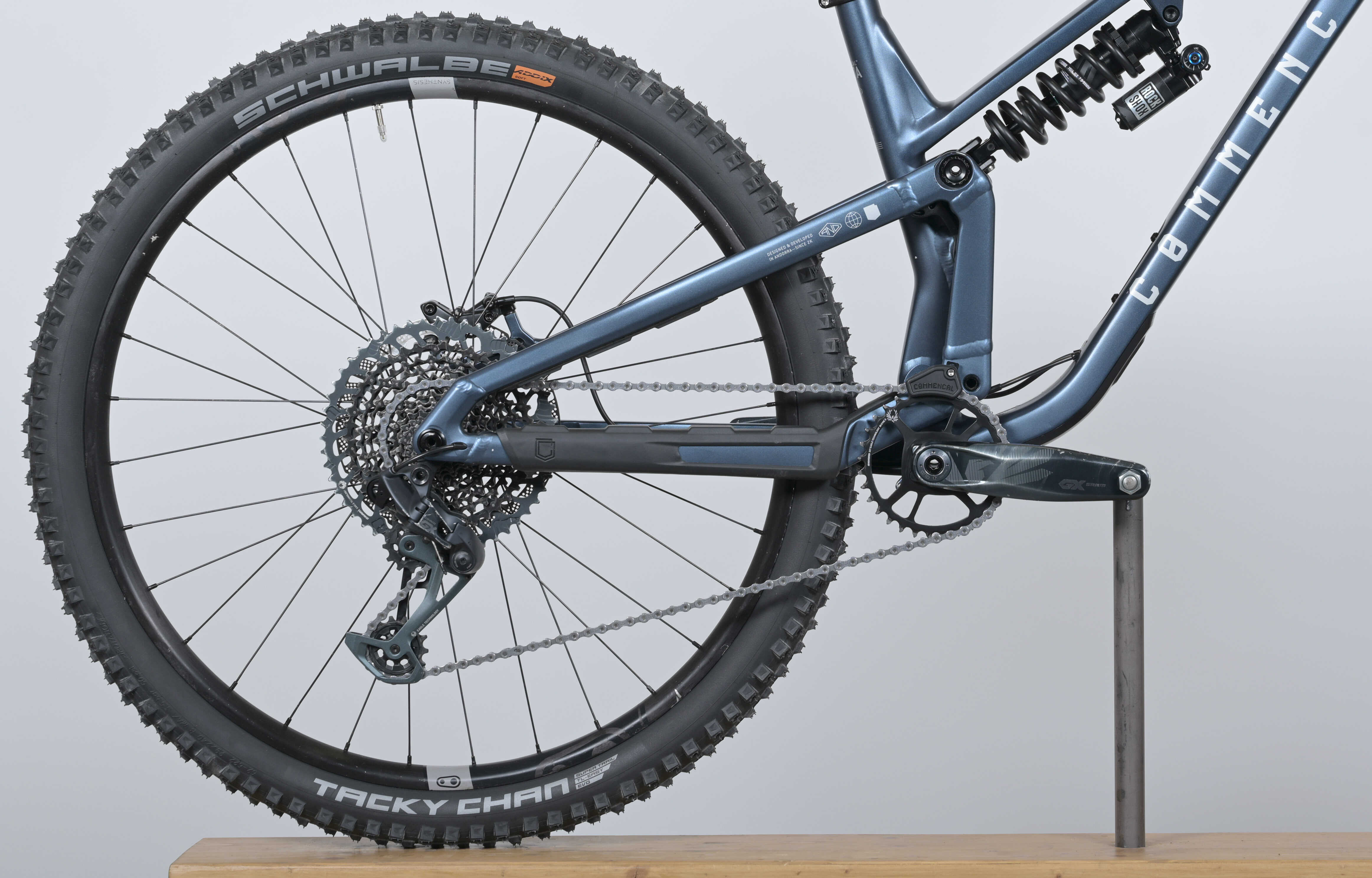 COMMENCAL META V5 RACE SPARKLY BLUE - M (23121302) image large number 0