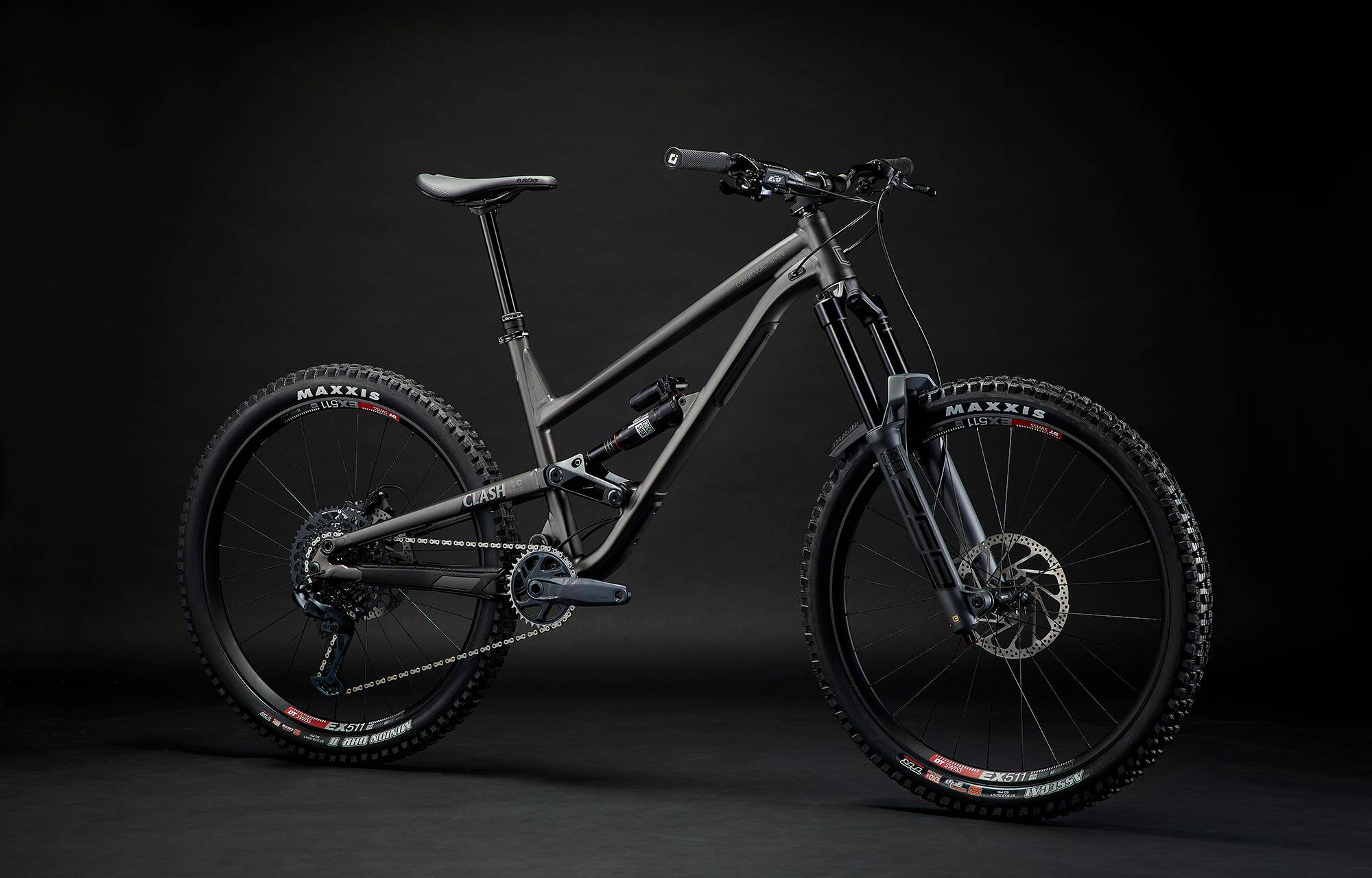 COMMENCAL CLASH RACE DARK SLATE NEW ROCKSHOX image large number 1